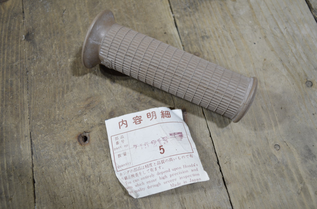 Original ,Honda Rubber Grip Right Side, Genuine NOS  Honda Part Number 53165-253-001