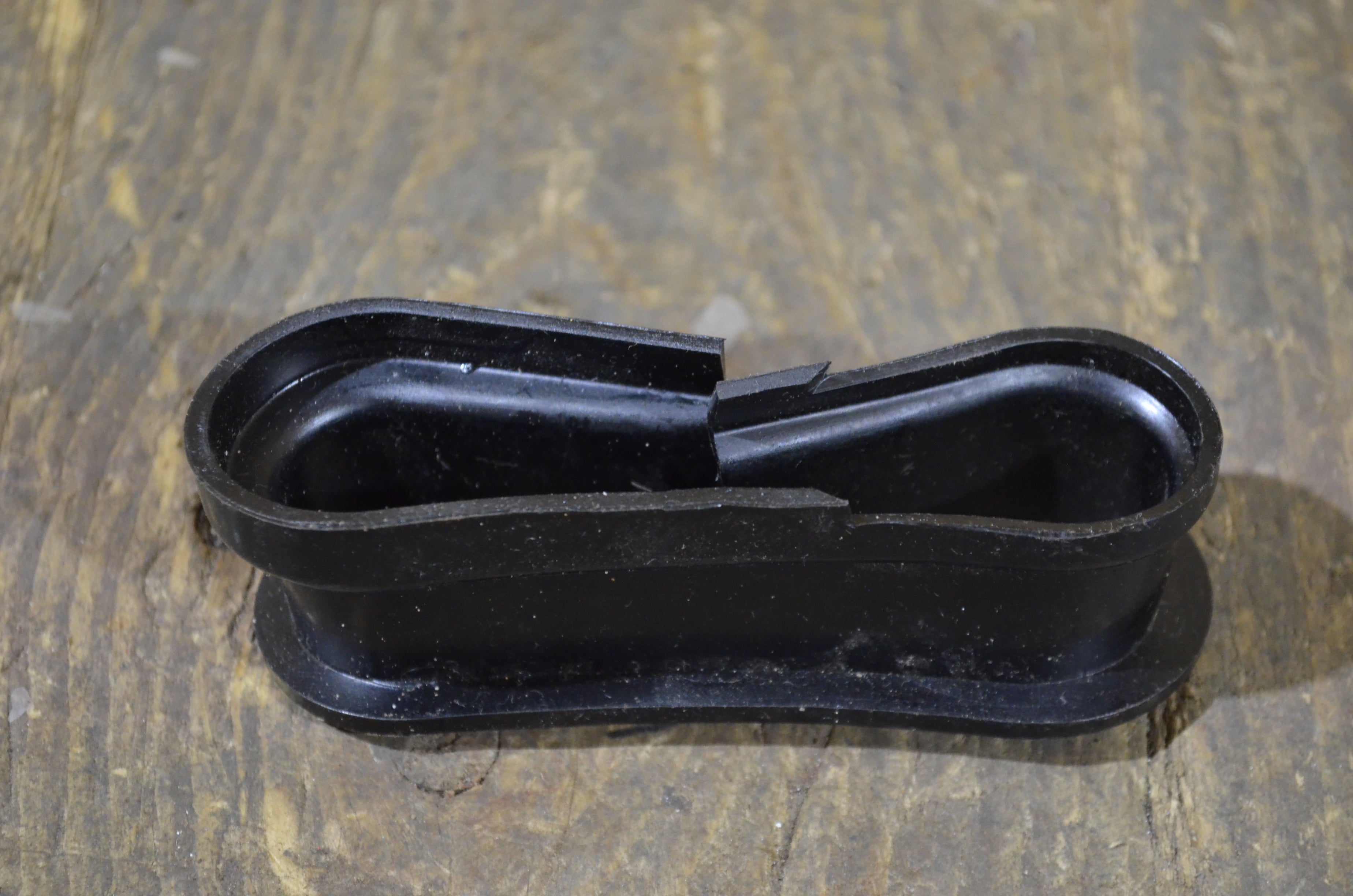 Honda C100 C110 C200 S65 ,Chain Case Guide Rubber ,Genuine NOS 40591-001-000