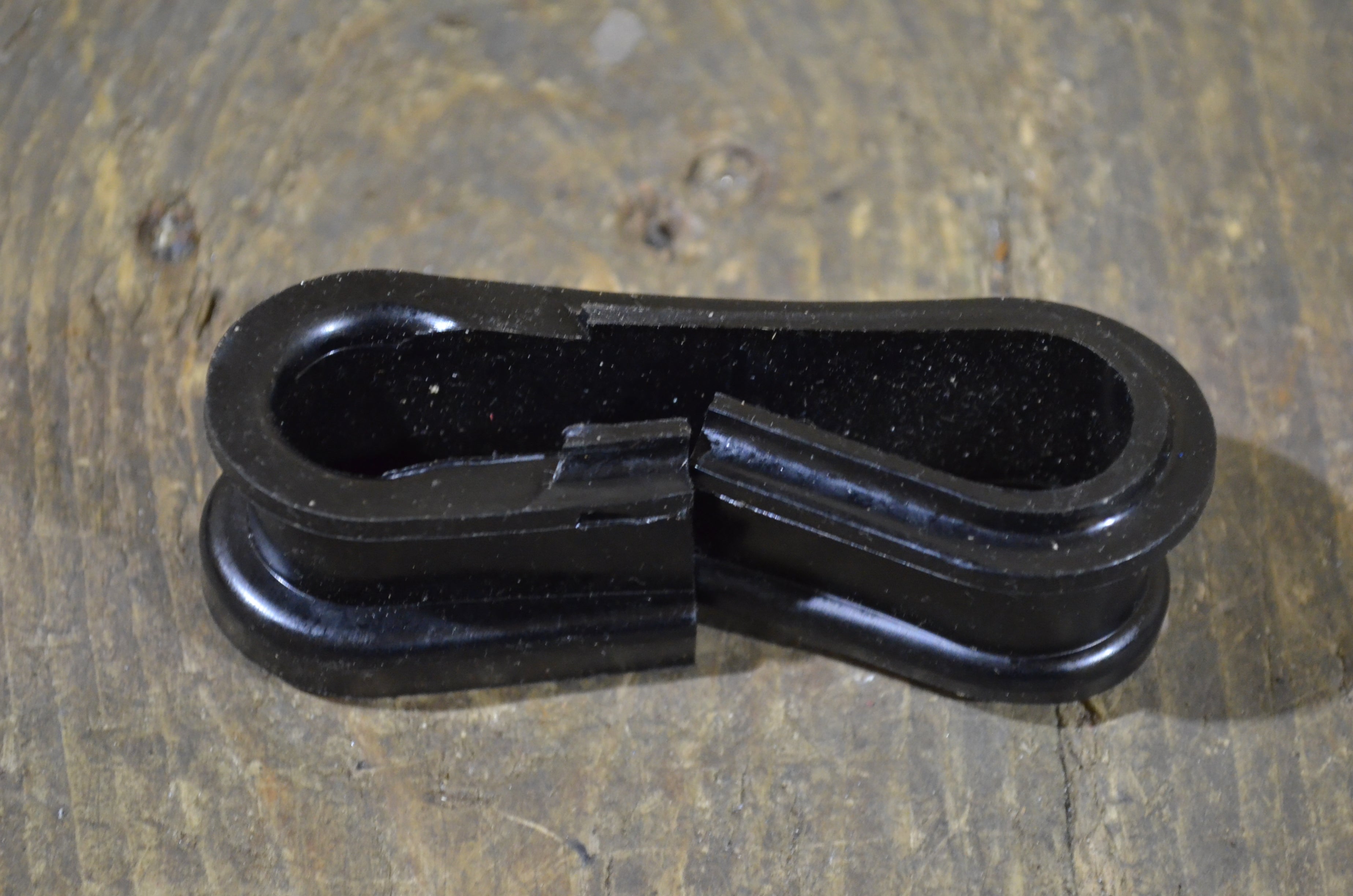 Honda C100 C110 C200 S65 ,Chain Case Guide Rubber ,Genuine NOS 40591-001-000