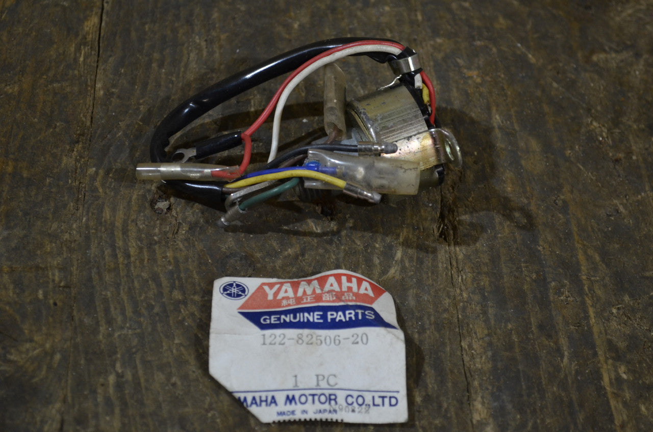 Main Ignition ,Key Switch Assembly Yamaha YG5, Genuine NOS Part Number 122-82506-20