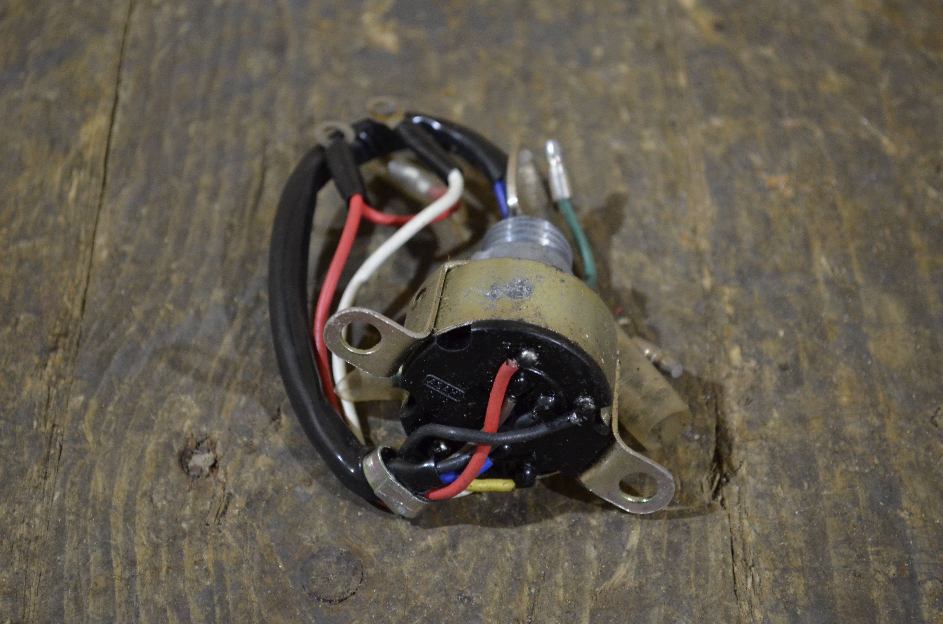 Yamaha YG5 Main Ignition Key Switch Assembly w Keys Genuine NOS
