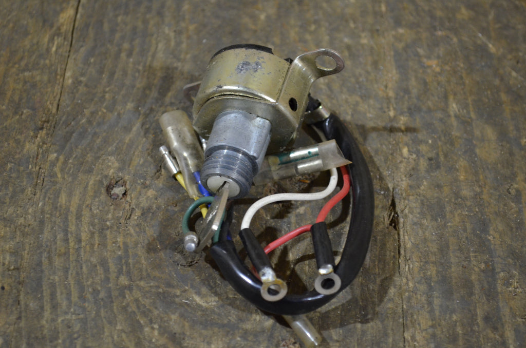 Yamaha YG5 Main Ignition Key Switch Assembly w Keys Genuine NOS