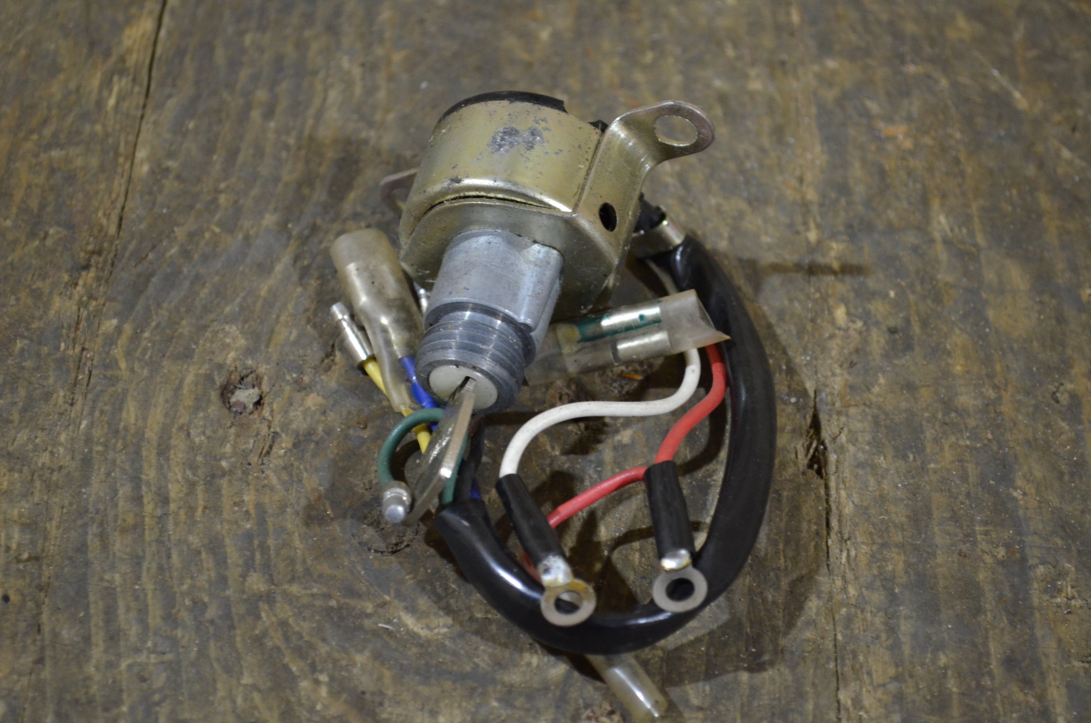 Yamaha YG5 Main Ignition Key Switch Assembly w Keys Genuine NOS