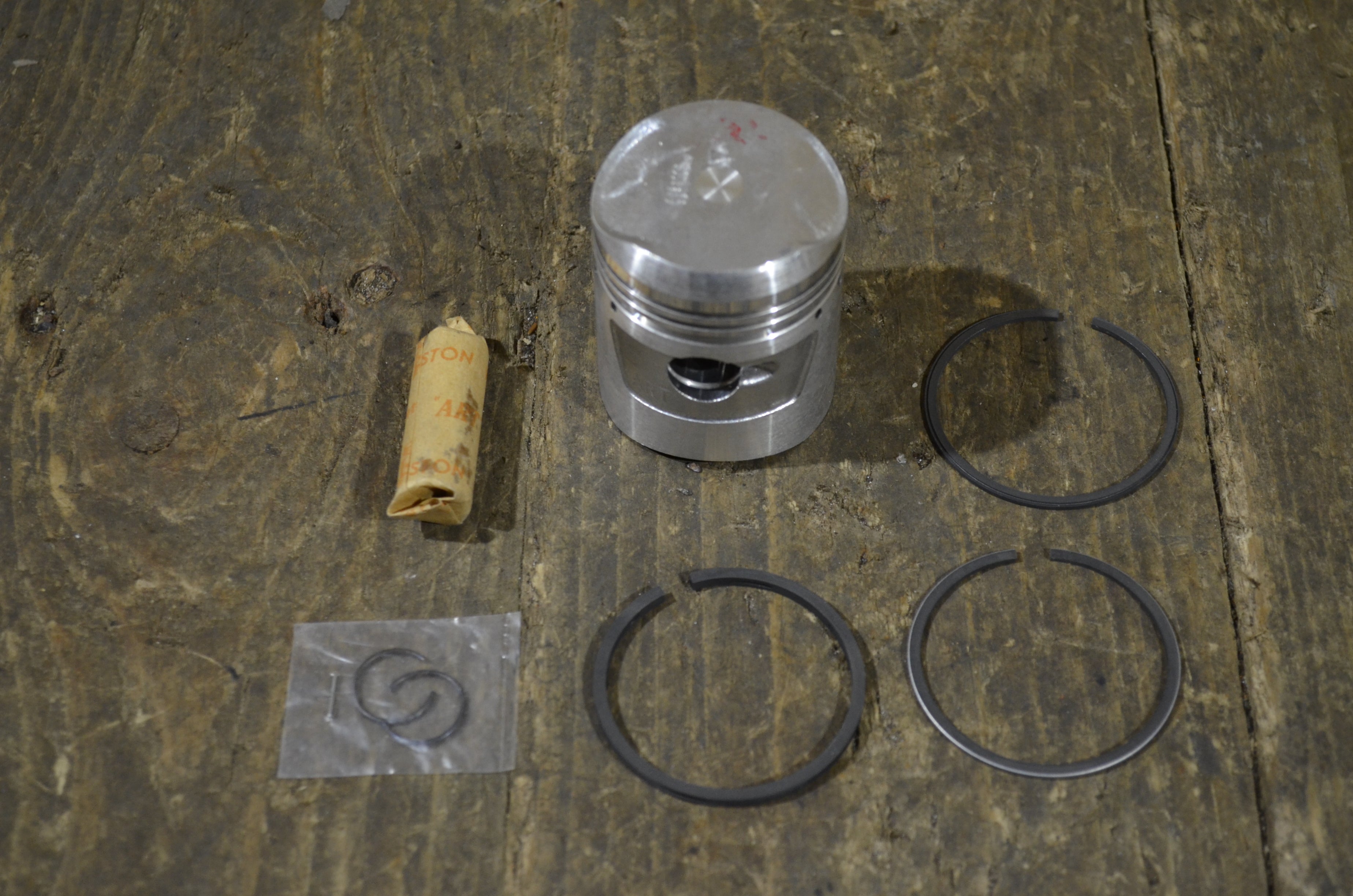 Honda CD125 ,Piston (0.50) Set, Genuine NOS Honda Part Number 13103-230-000