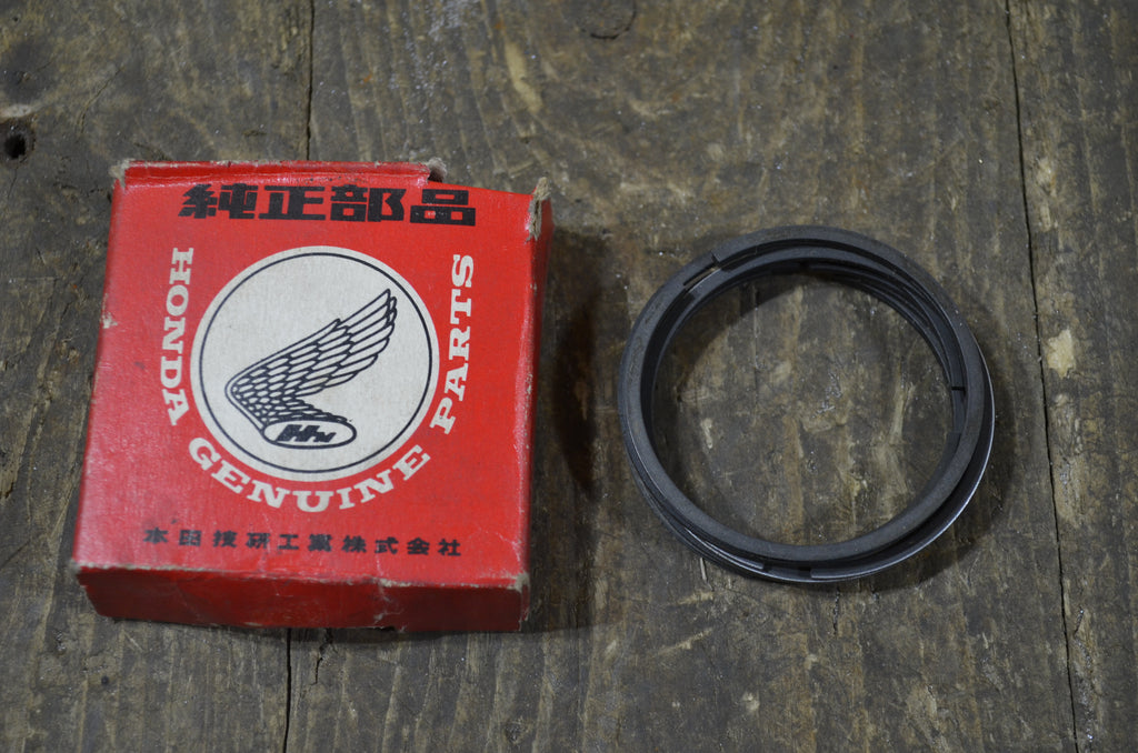 Honda C72 CA72 ,Std Size Piston Rings, Genuine NOS Honda Part Number 13011-259-000