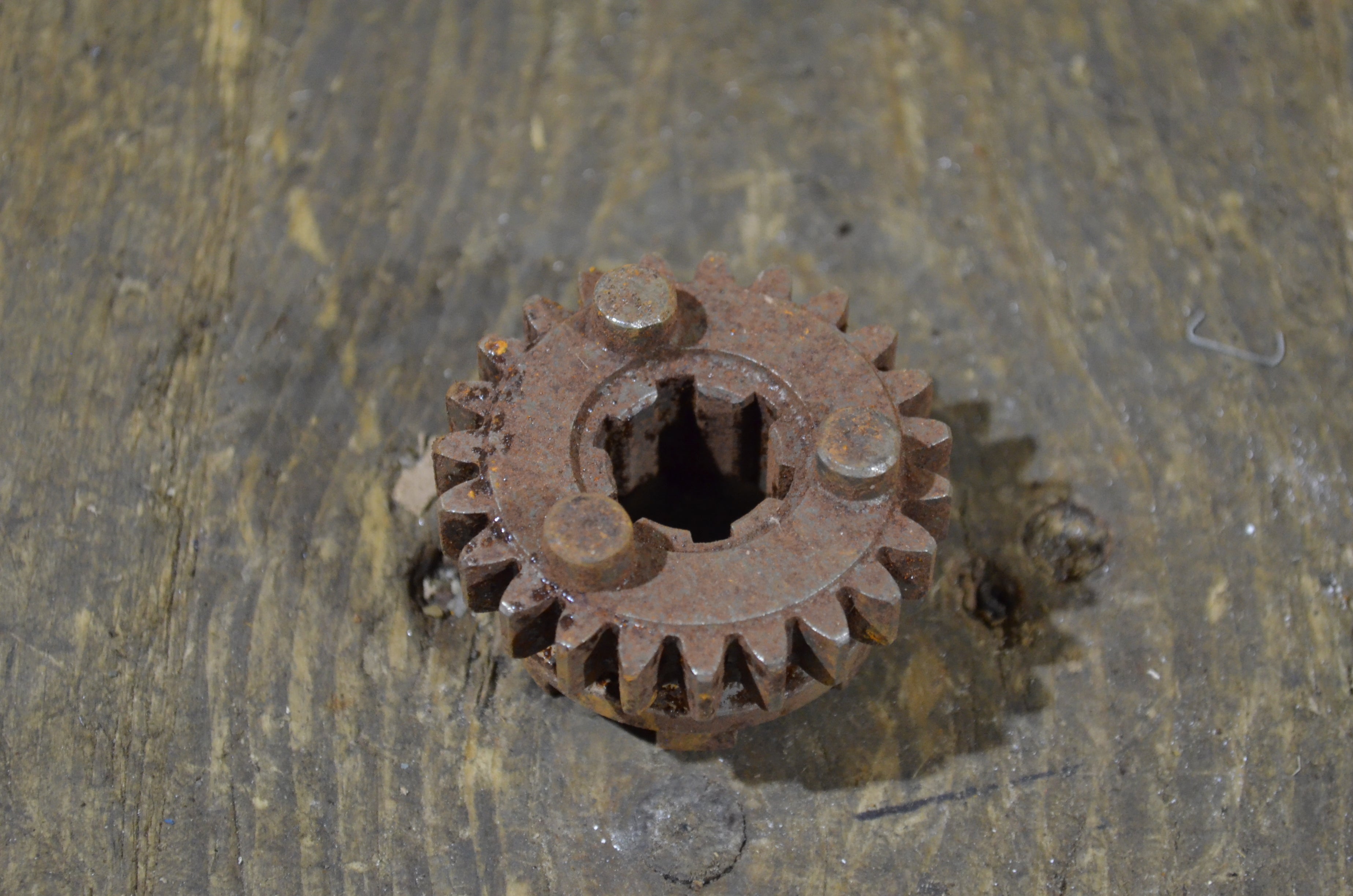 Honda C92 CS92 C95 ,Main Shaft 3rd Gear, Shop Spoiled NOS Part Number 23451-200-000