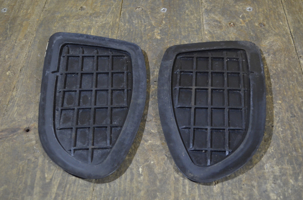 Suzuki ,Fuel Tank Knee Grips, Pair Genuine NOS