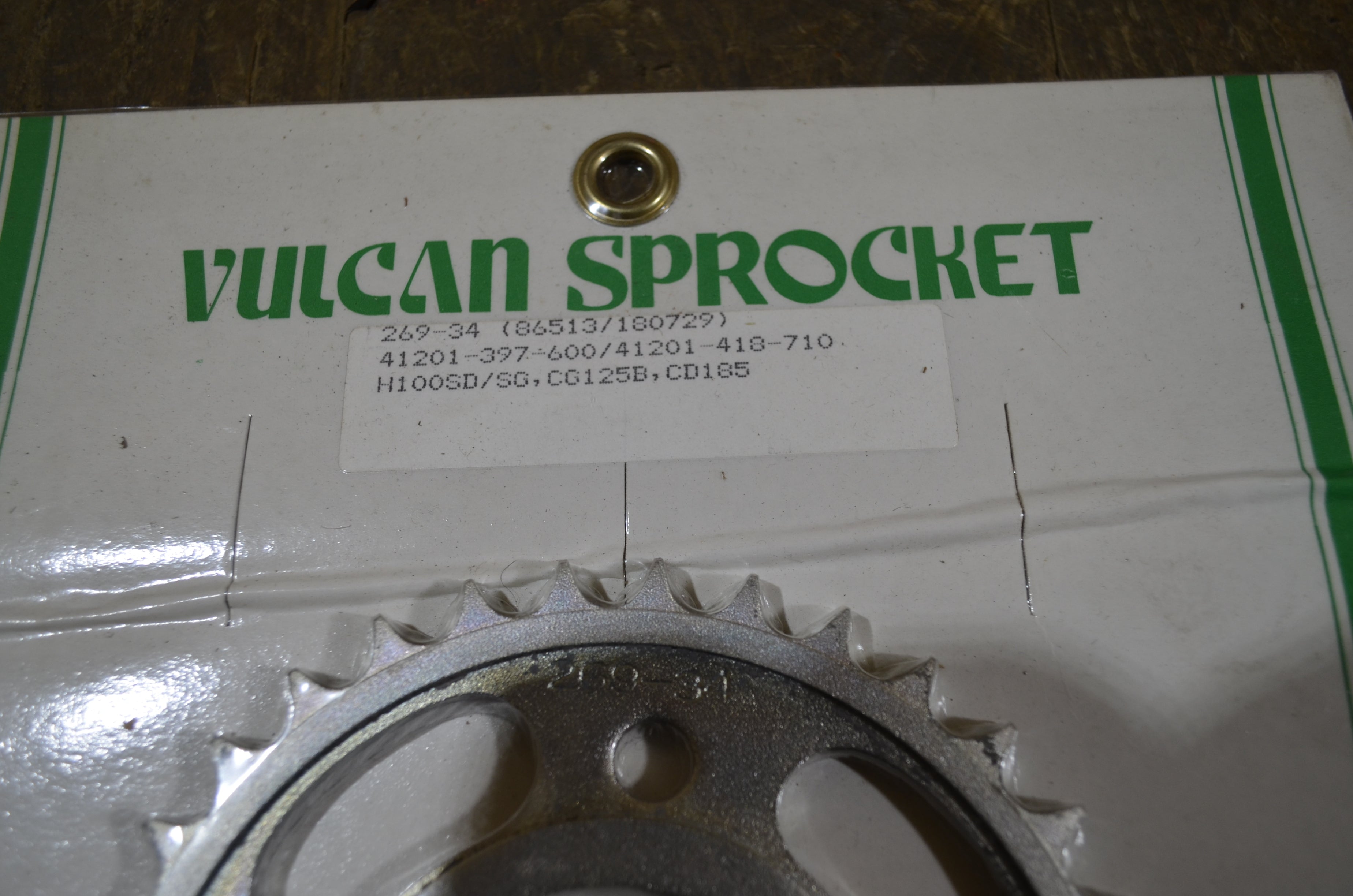 Honda H100 CG125, Front and Rear Sprocket Kit, Honda Part Numbers 41201-397-600/41201-418-710/23801-436-000