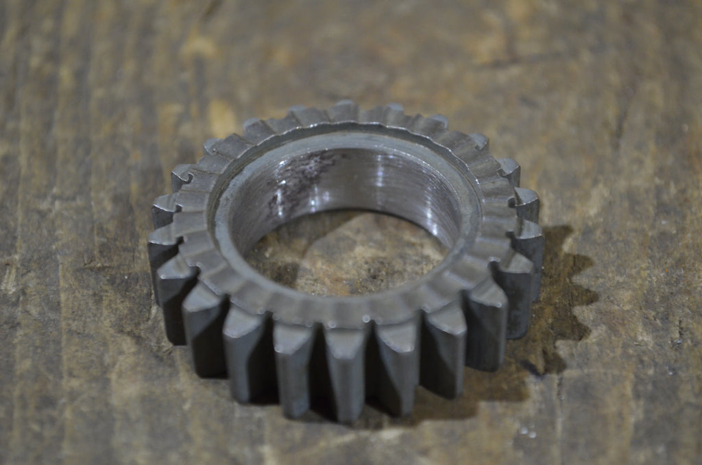 Honda C50 C50M C65 Z50M ,Kick Start Pinion, Genuine NOS Part Number 28211-040-010