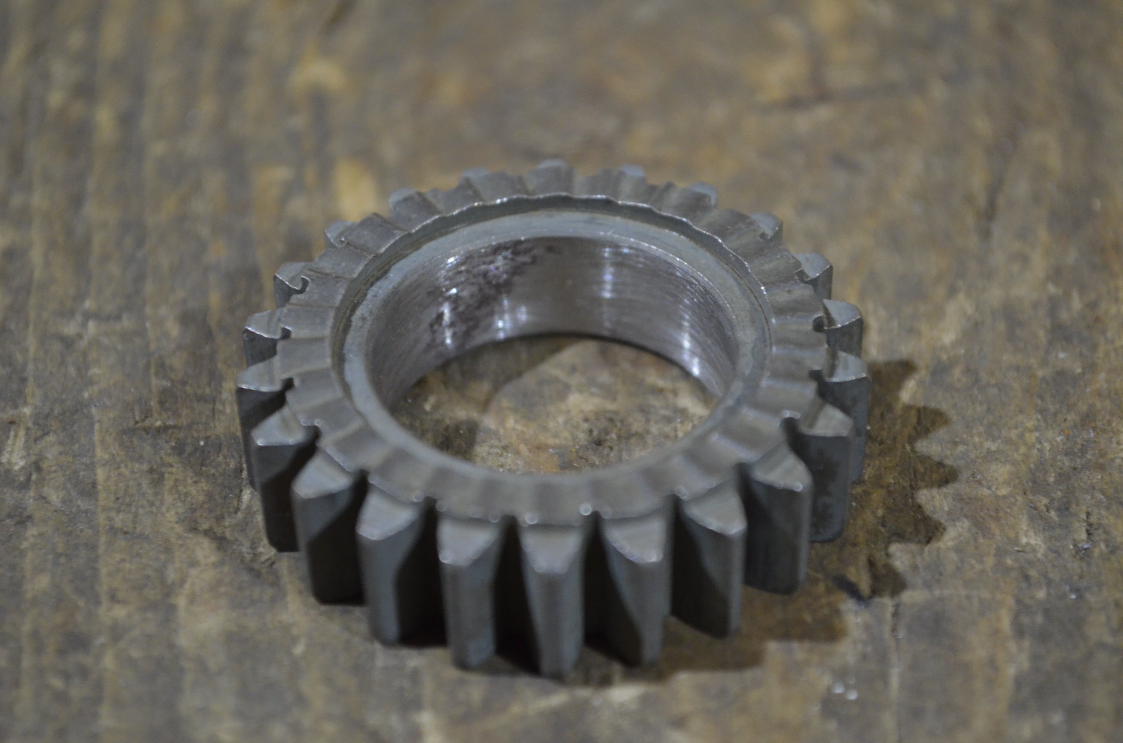 Honda C50 C50M C65 Z50M ,Kick Start Pinion, Genuine NOS Part Number 28211-040-010
