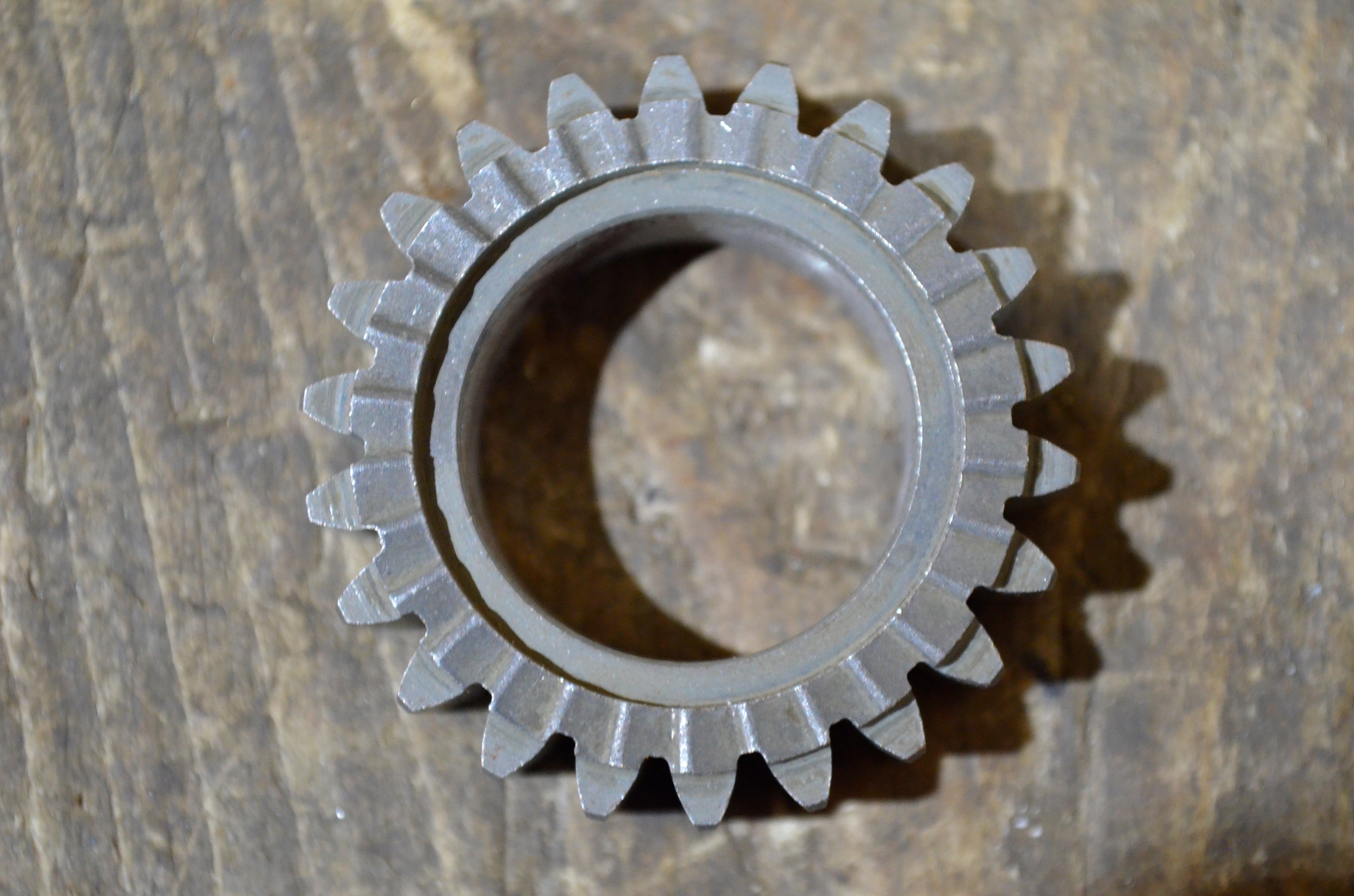 Honda C50 C50M C65 Z50M ,Kick Start Pinion, Genuine NOS Part Number 28211-040-010