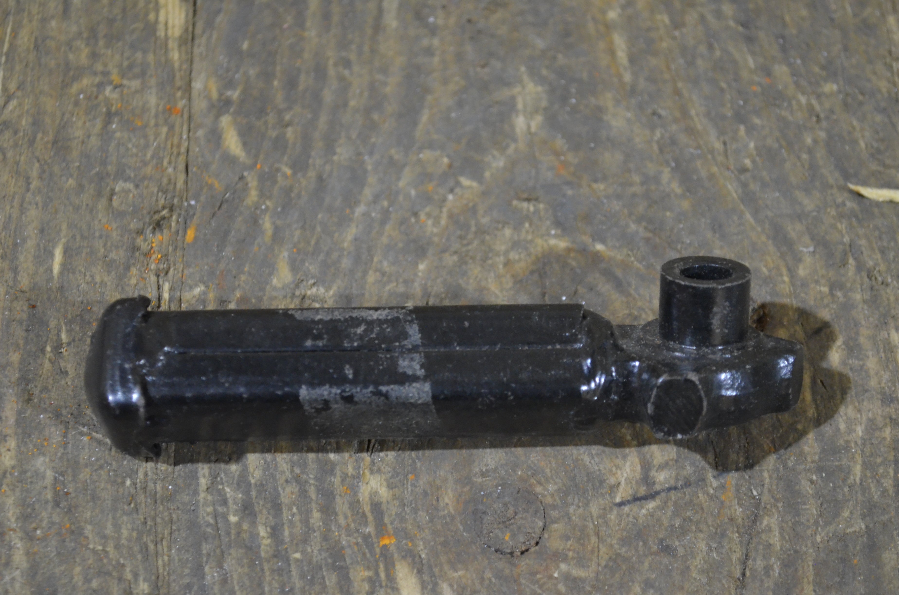 Honda CB500KO ,Left Side Footrest, Genuine NOS Honda Part Number 50642-323-670B