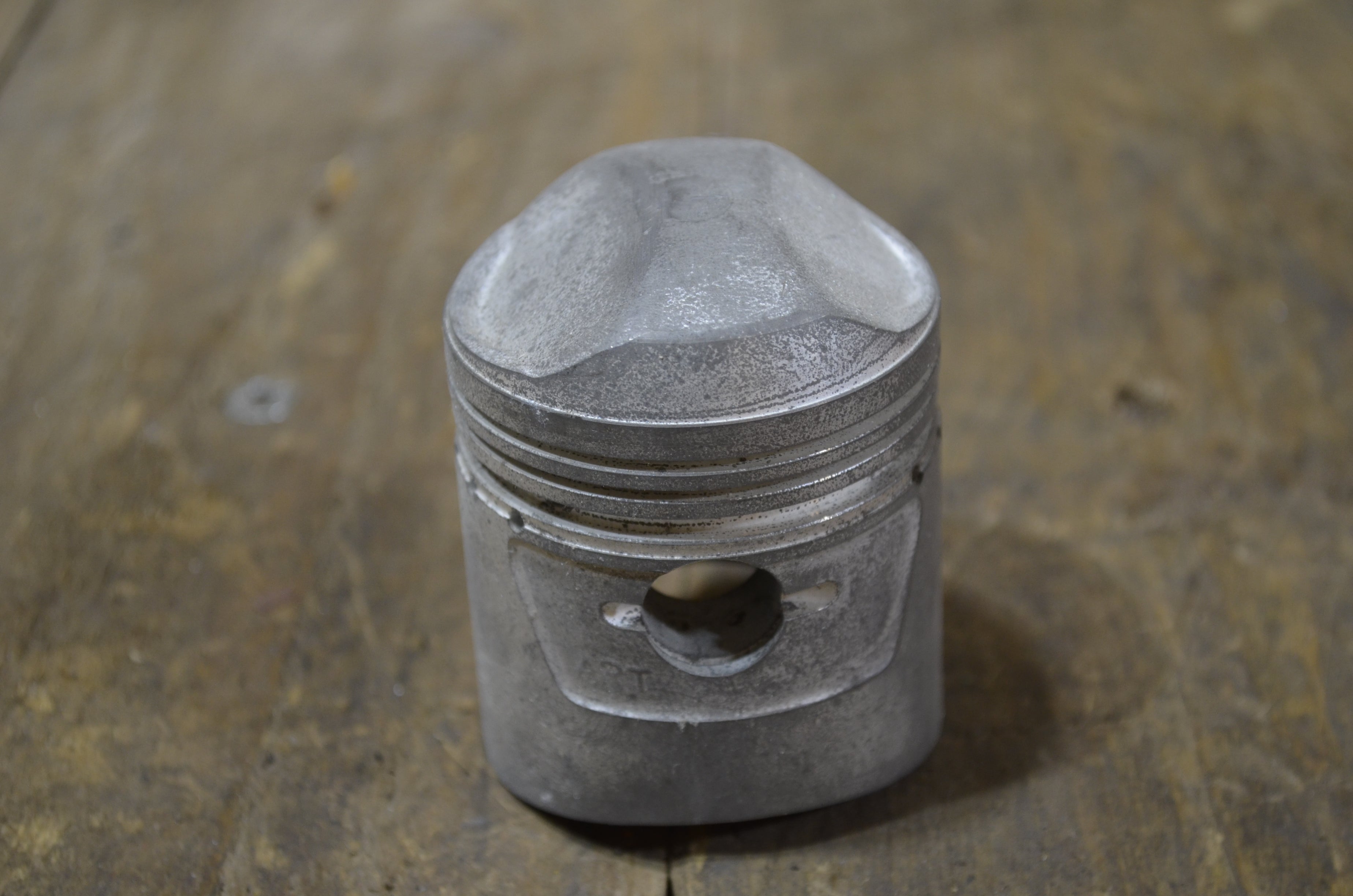 Honda ,CB72 Hawk STD Piston, Genuine NOS 13101-268-010
