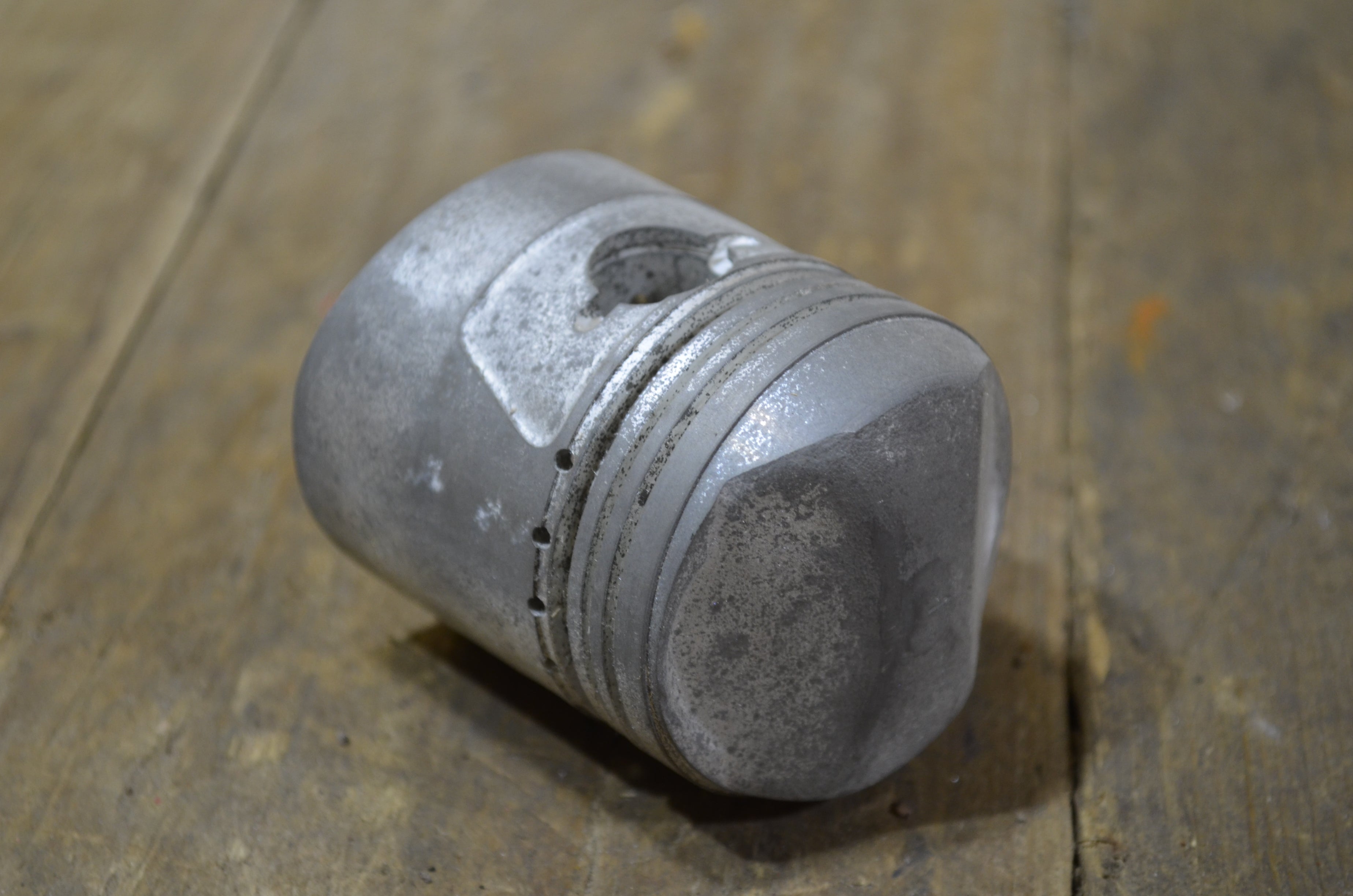 Honda ,CB72 Hawk STD Piston, Genuine NOS 13101-268-010