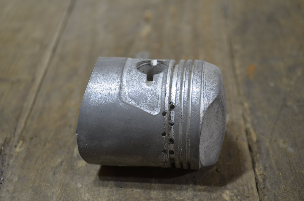 Honda ,CB72 Hawk STD Piston, Genuine NOS 13101-268-010