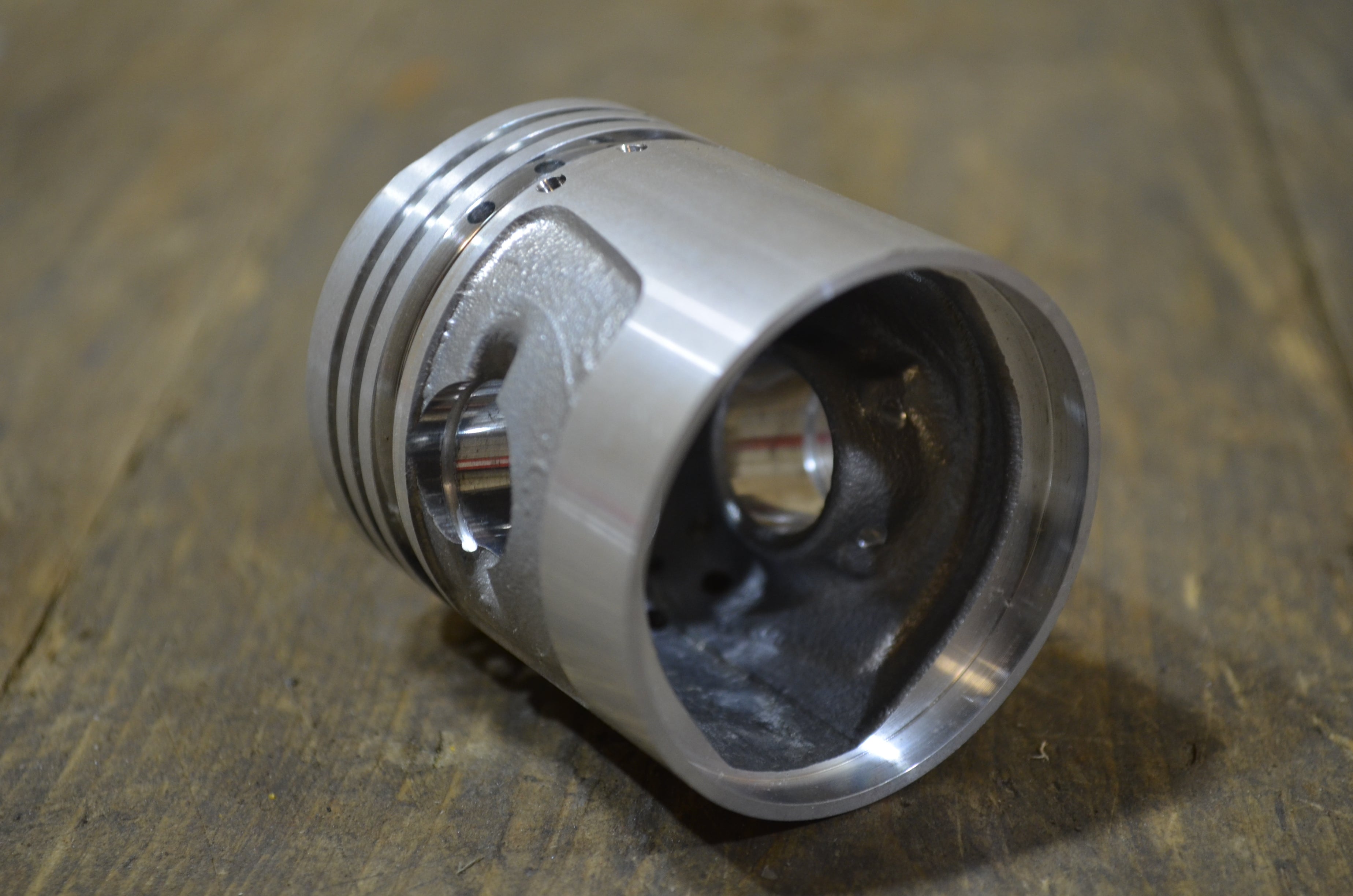 Honda ,CB92 Benly Piston 0.25, Genuine NOS 13102-205-040
