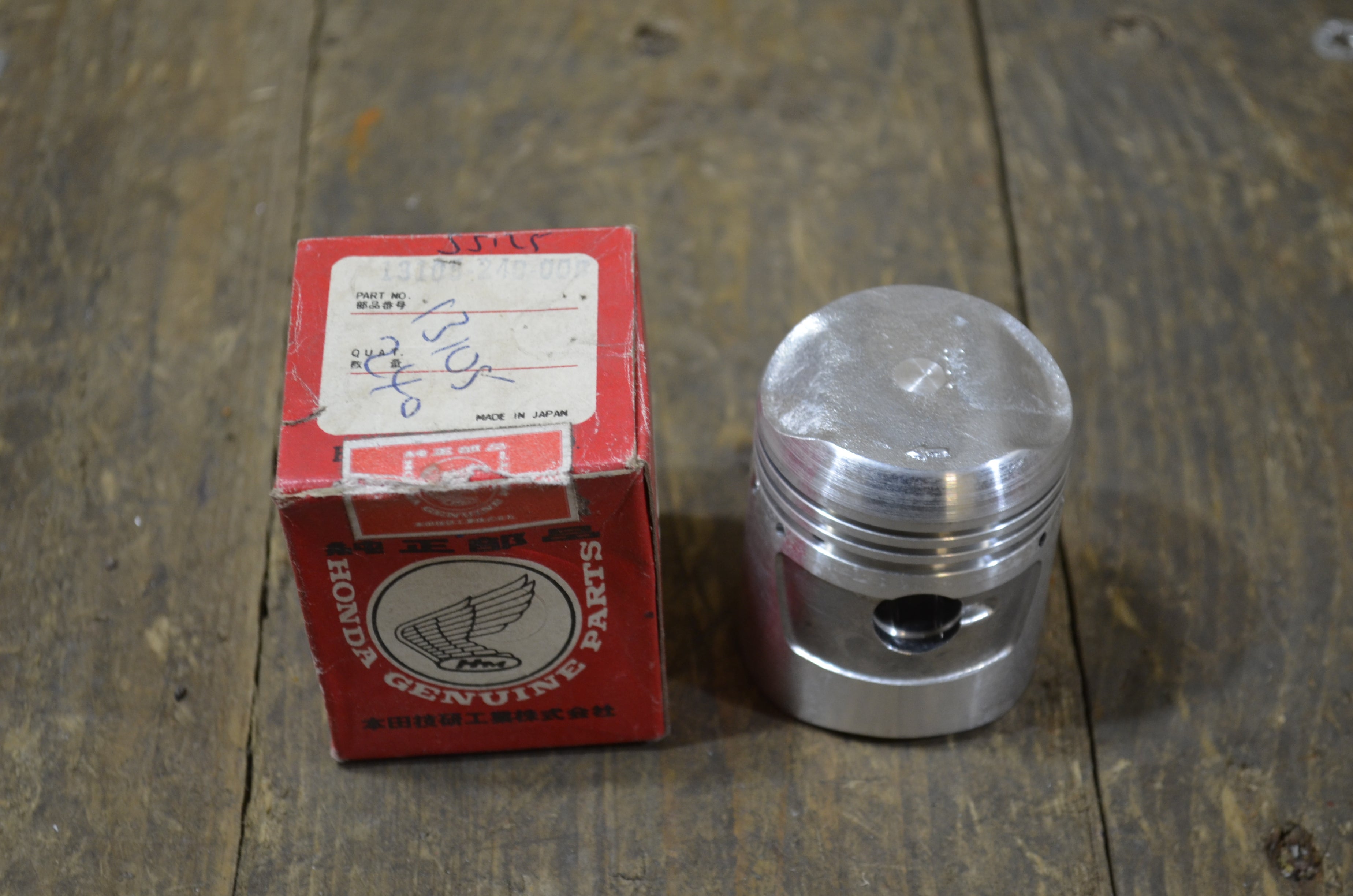 Honda CB CL SS125A ,Piston 1.00 Oversize, Genuine NOS Part Number 13105-240-000