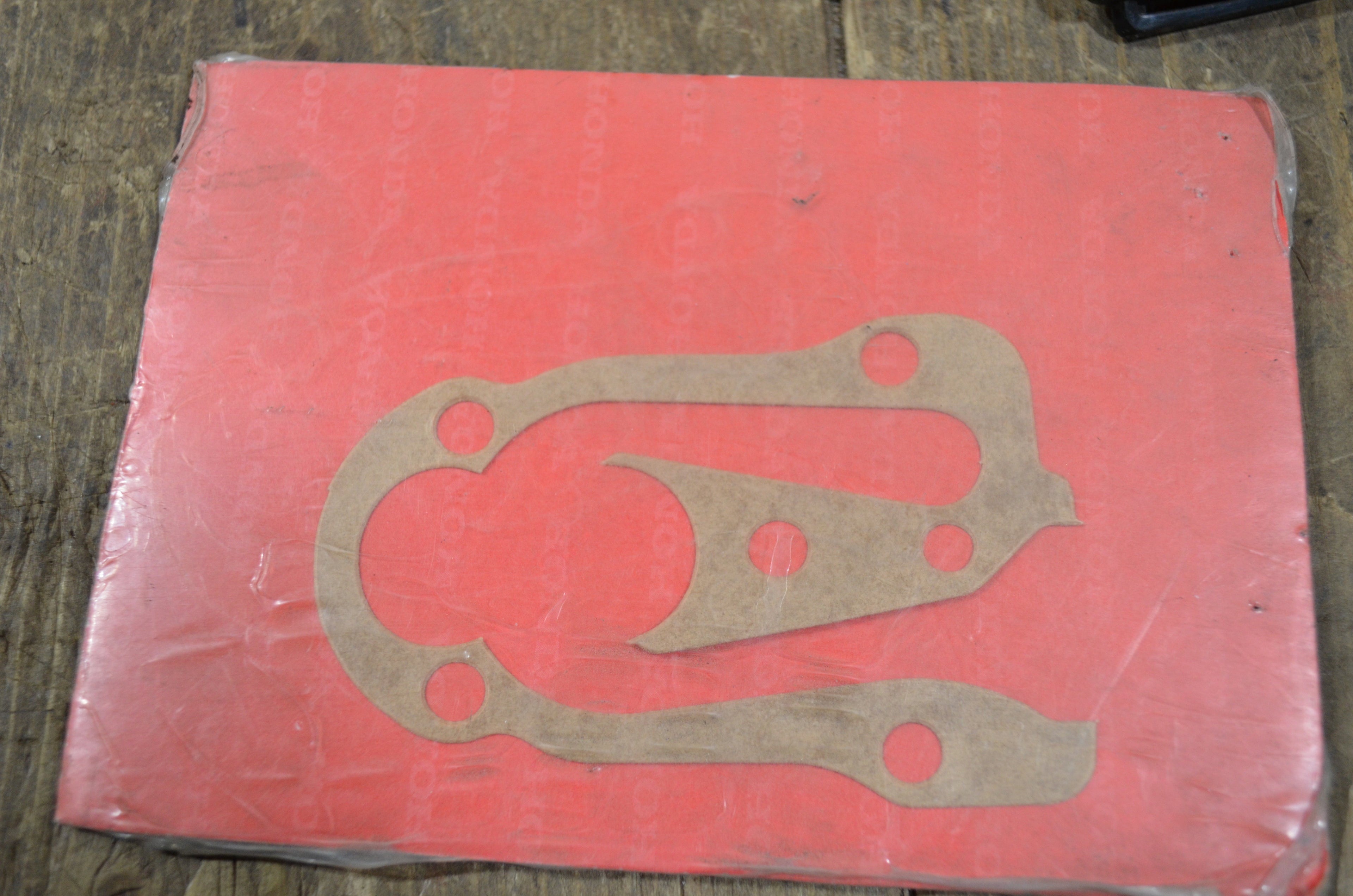 Honda C72 C77 C78 ,Oil Pump Gasket, NOS Honda Part Number 15196-259-000