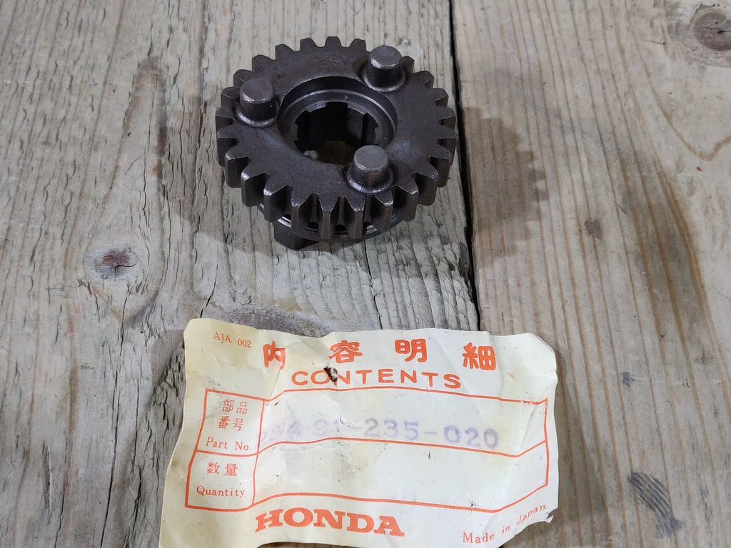 Honda CB175 ,5th Gear 25T, NOS Genuine Honda Part Number 23491-235-020