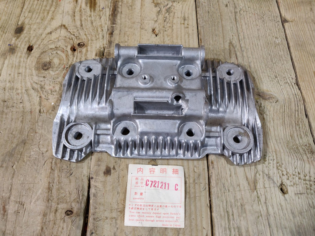 Honda C72 C77 C78 CA72 ,Cylinder Head, NOS Genuine Part Number 12300-259-030
