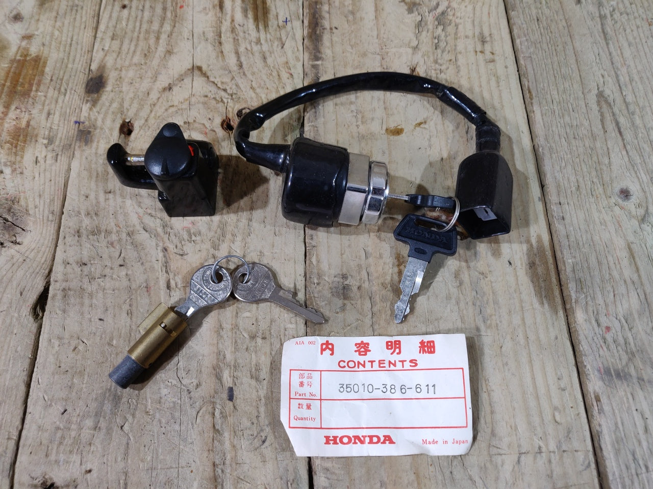 Honda XL250 K3 K4 ,Ignition Lock Key set, NOS Genuine Part Number 35010-386-611