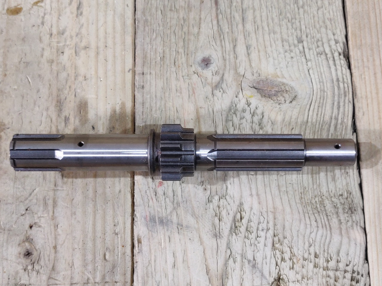 Honda CB125 CB160 ,Mainshaft, NOS Genuine Honda Part Number 23211-216-010