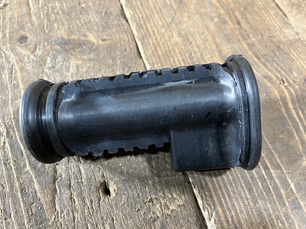 Honda C70 C75 C76 C76 ,Right Side Footrest Rubber, NOS Part Number 50661-250-000