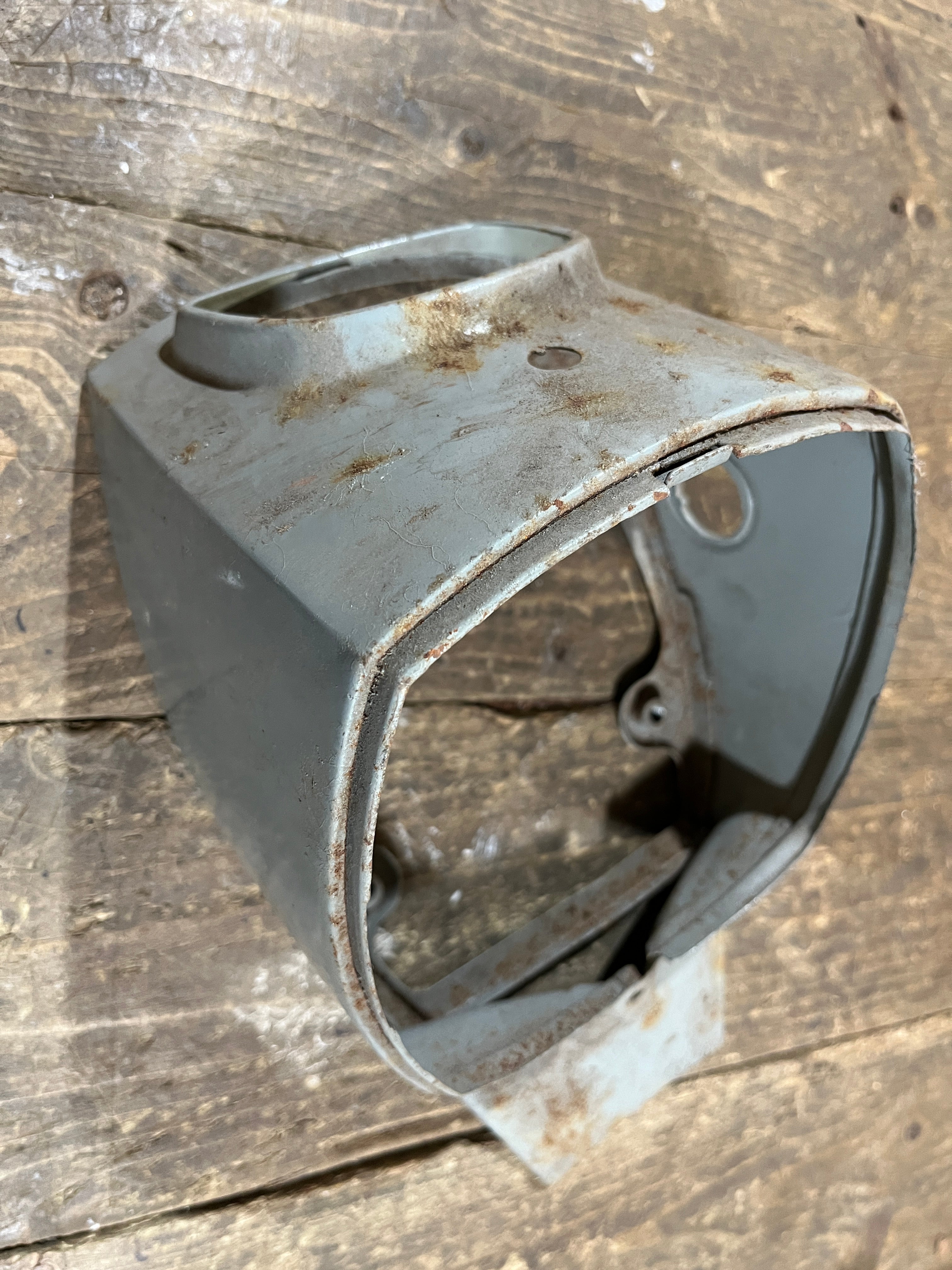 Honda C72 C77 ,Headlight Case, Good Used Part Honda Part Number 61301-262-000Z