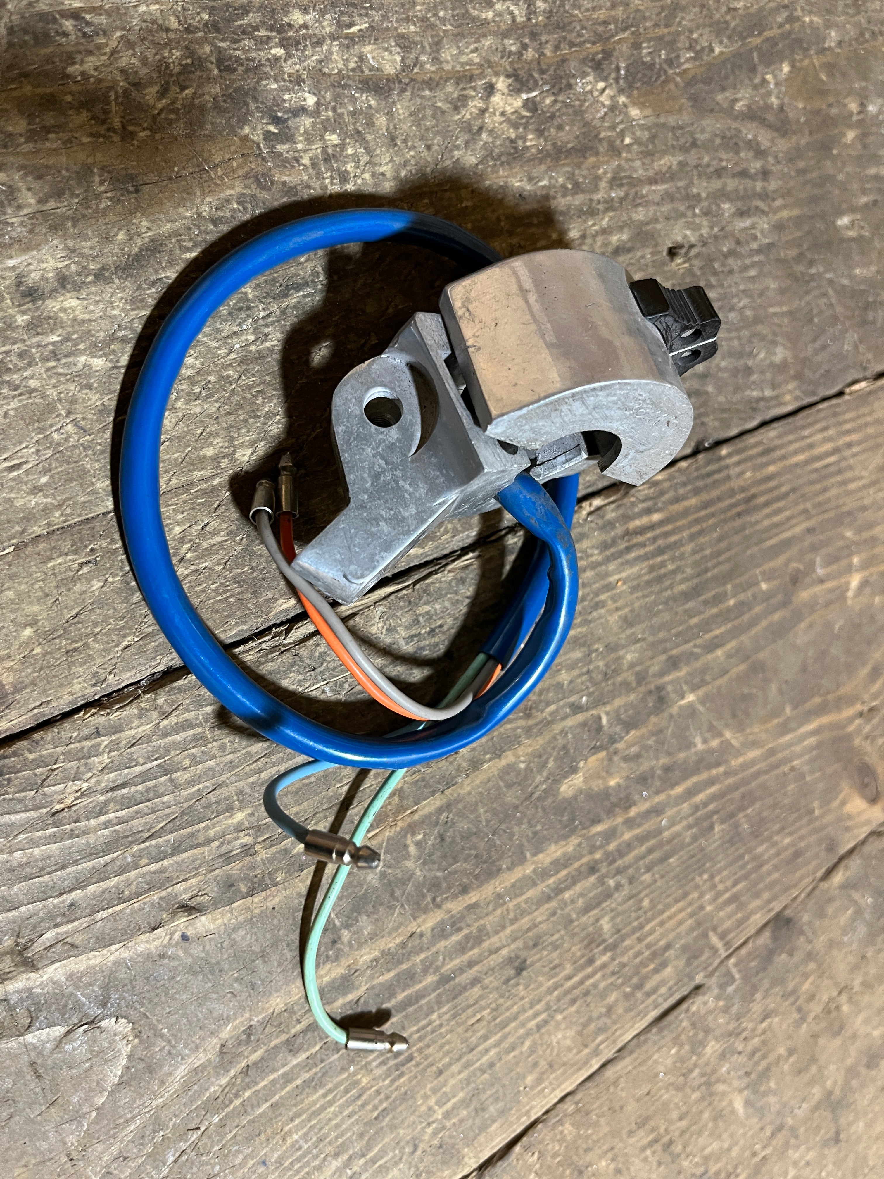 Honda C100 ,Indicator electric start button, Genuine NOS Part Number 35250-001-000