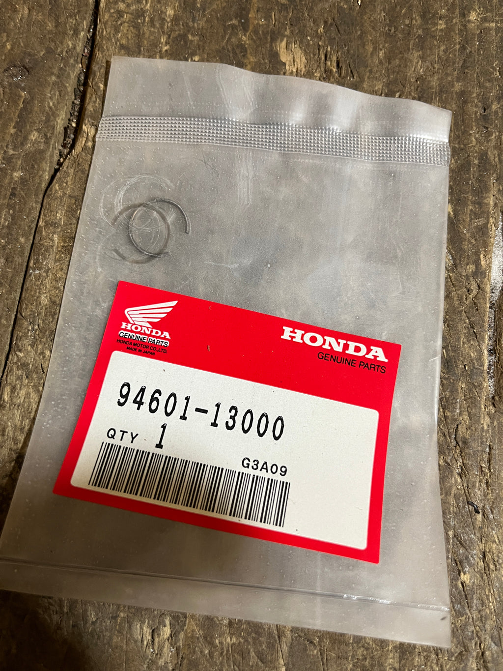 Honda ,Piston Circlip 13mm, Genuine NOS Honda Part Number 94601-13000