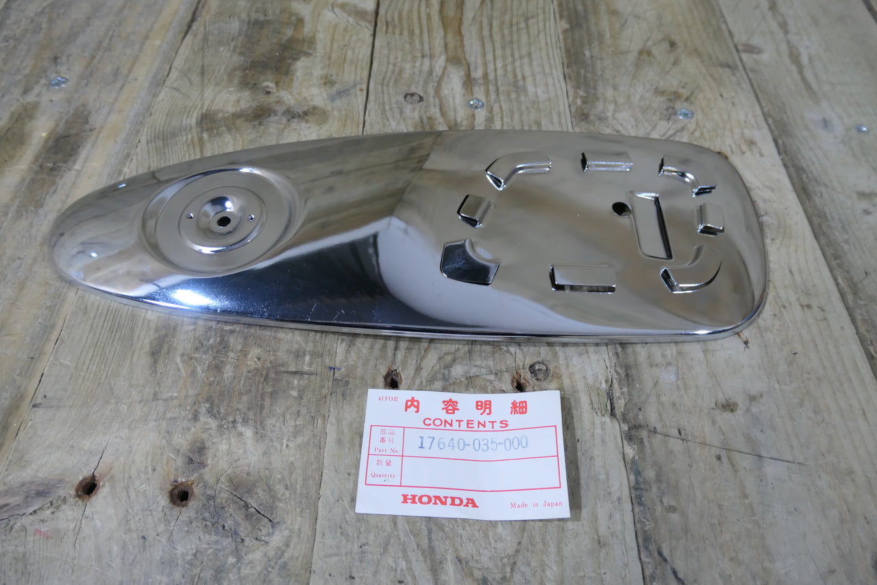 Honda S65 ,Right Side Fuel Tank Cover, NOS Genuine Honda Part Number 17640-035-000