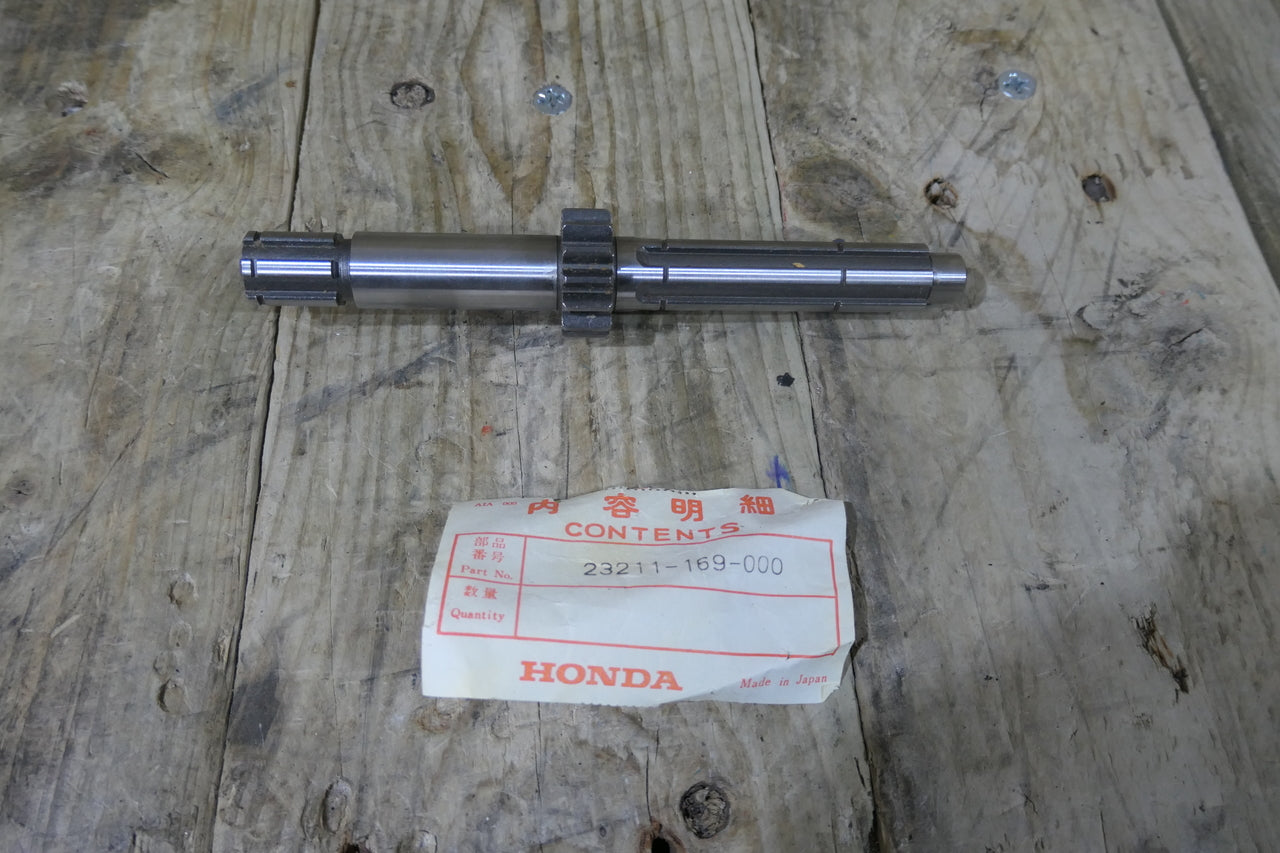 Honda CR80R (80 81) ,Gear Main Shaft 14T, NOS Genuine Part Number 23211-169-000