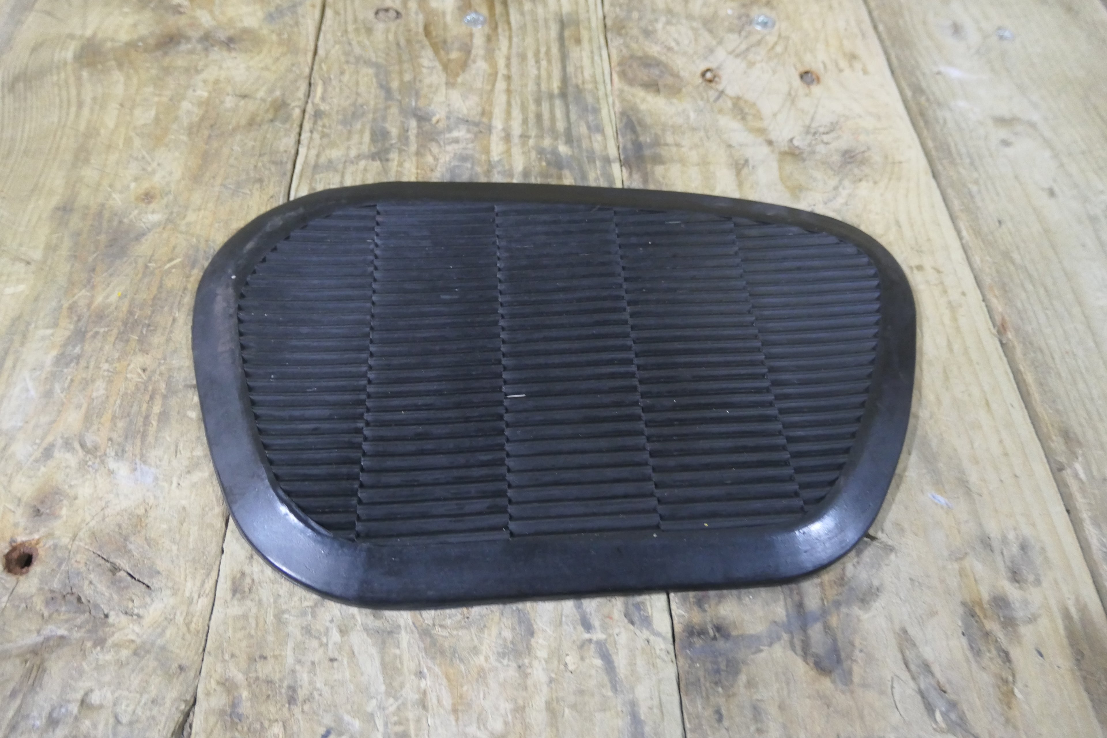 Honda CB160 ,Right Side Rubber Knee Grip, (NOS) Genuine, NOS, 17661-216-000