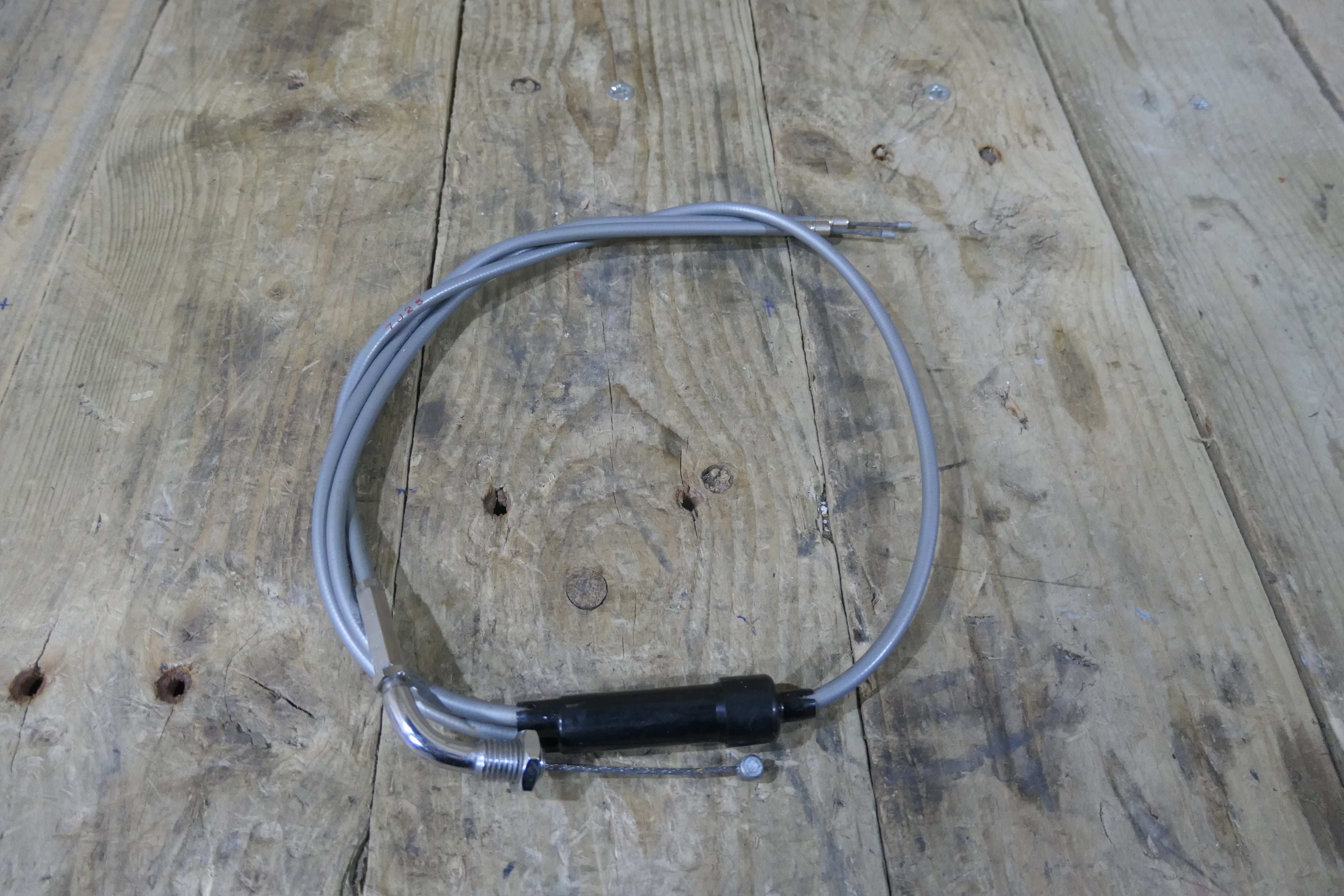 Honda CB125K3 K5 ,Throttle Cable, Genuine NOS Honda Part Number 17910-304-610