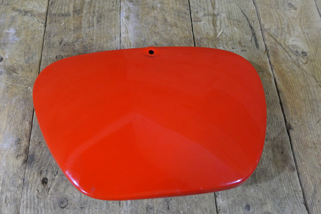 Honda C72 C77 C78 CA72 ,Tool Box Cover, NOS Honda Part Number 83600-259-000C