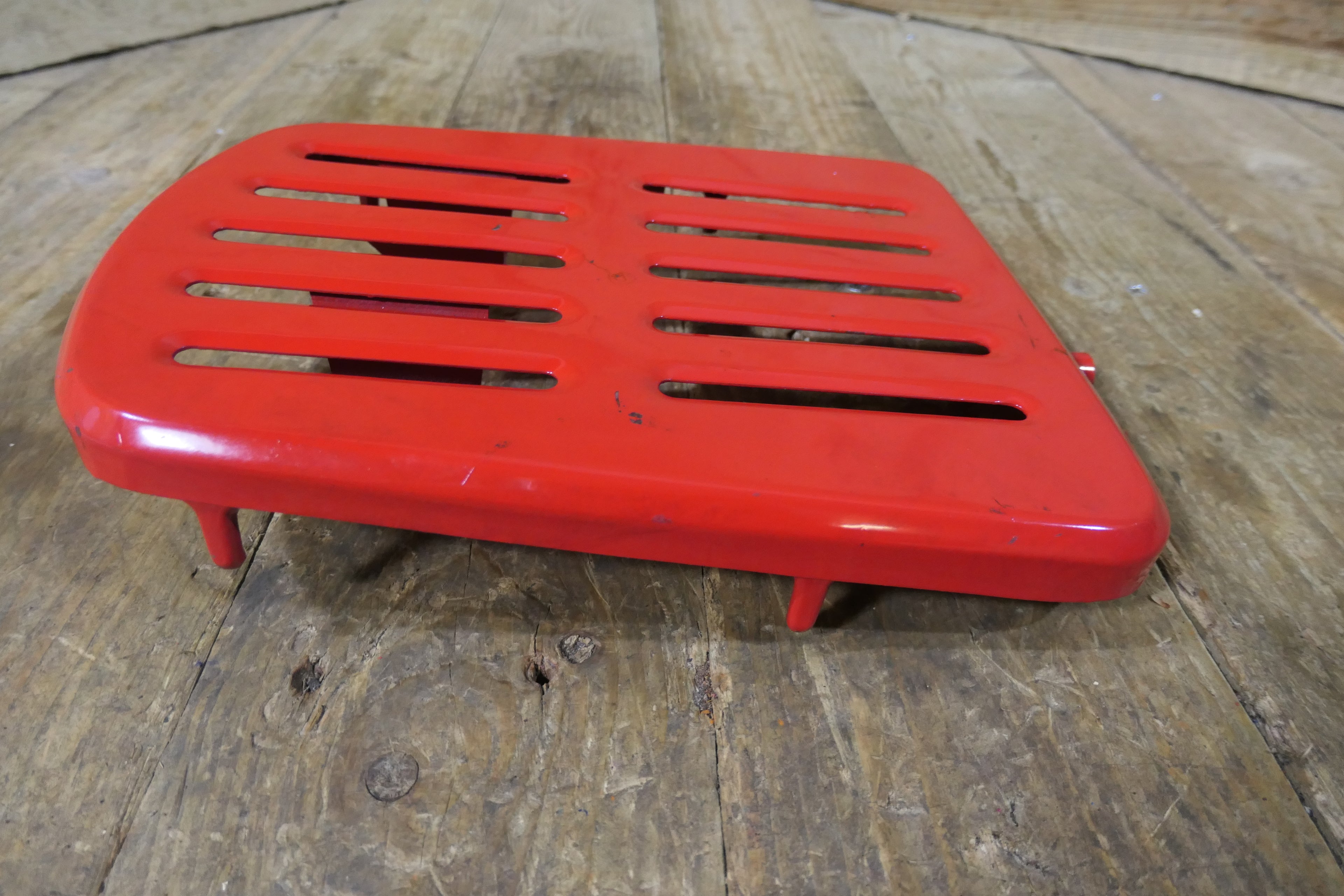 Honda PC50 ,Red Luggage Carrier, Genuine NOS Honda Part Number 81200-063-020AW