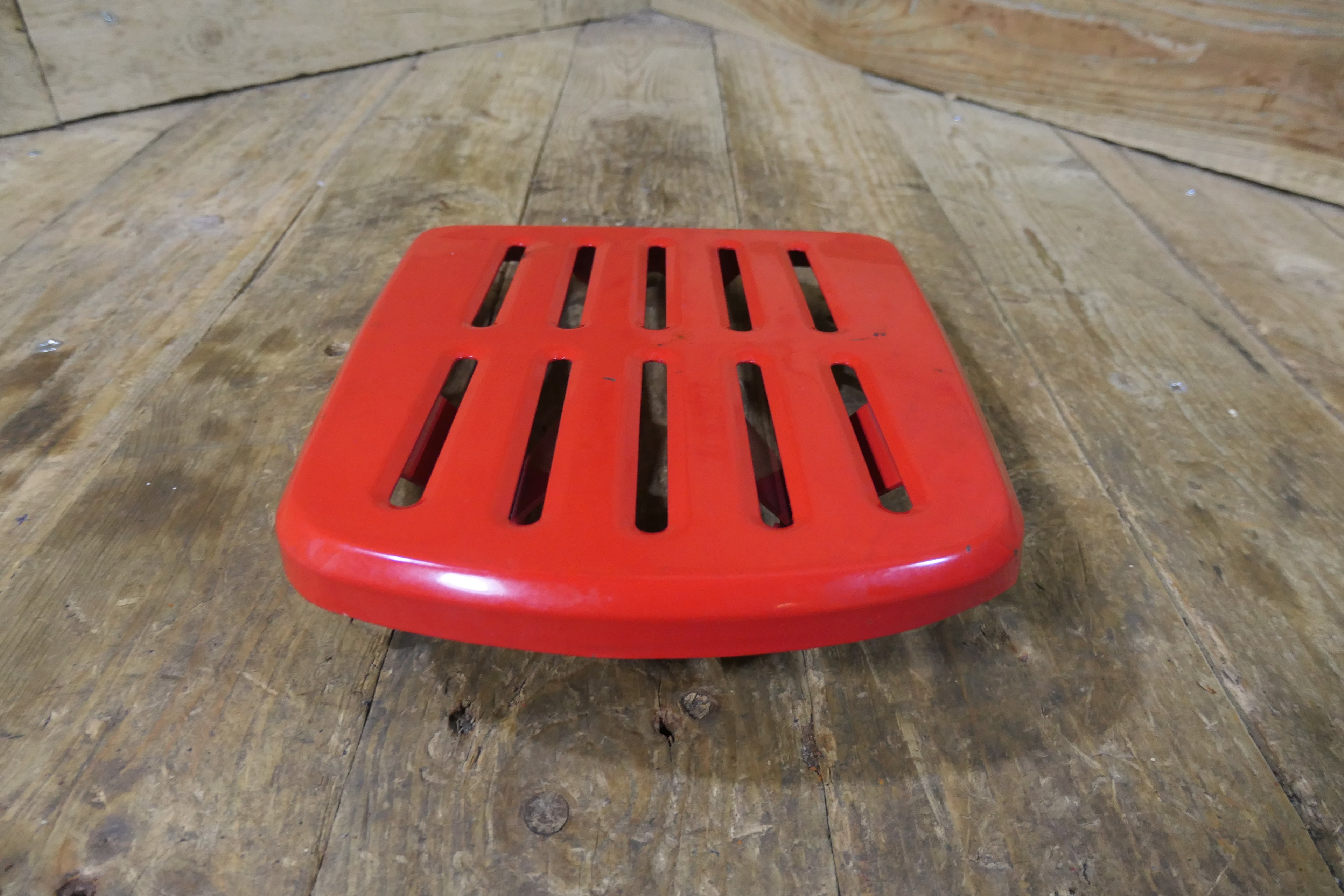 Honda PC50 ,Red Luggage Carrier, Genuine NOS Honda Part Number 81200-063-020AW