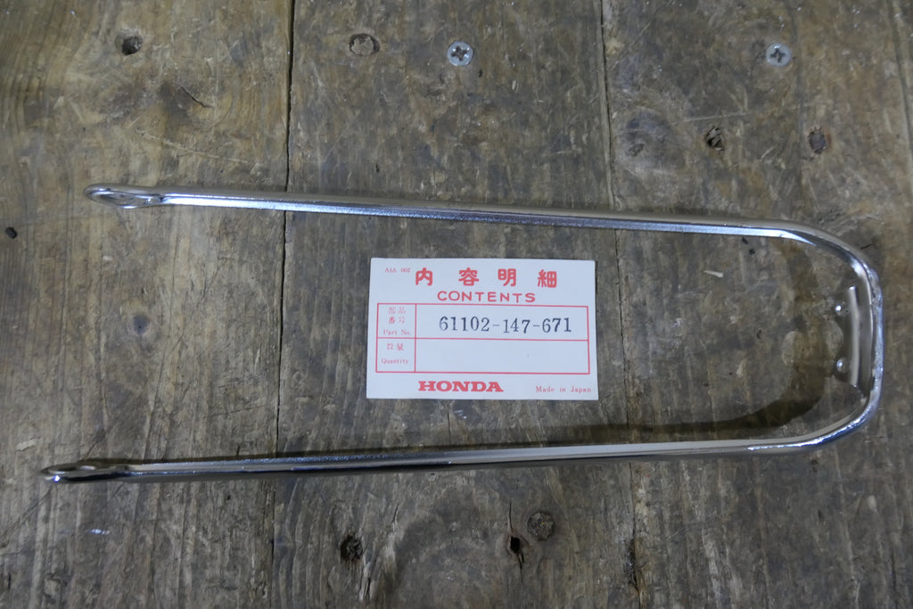 Honda NC50 NA50 ,Front Fender Stay, Genuine NOS Honda Part Number 61102-147-671