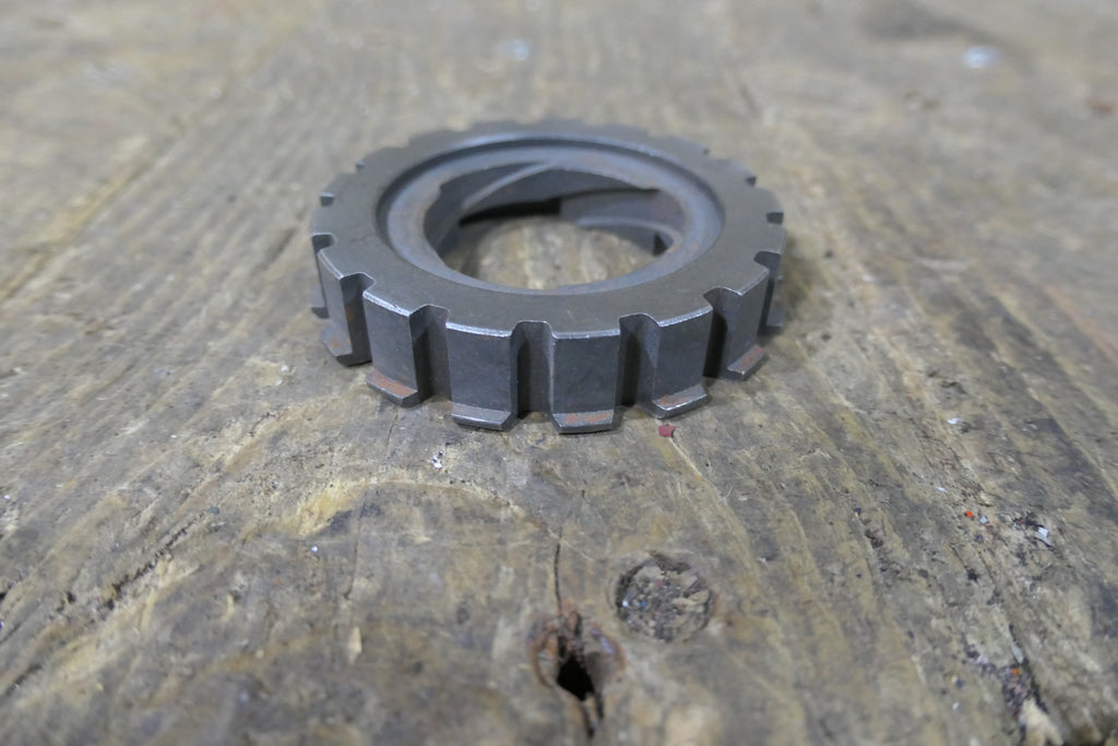 Honda C100 C105 ,Centre Clutch Gear, Genuine NOS Honda Part Number 22121-001-080