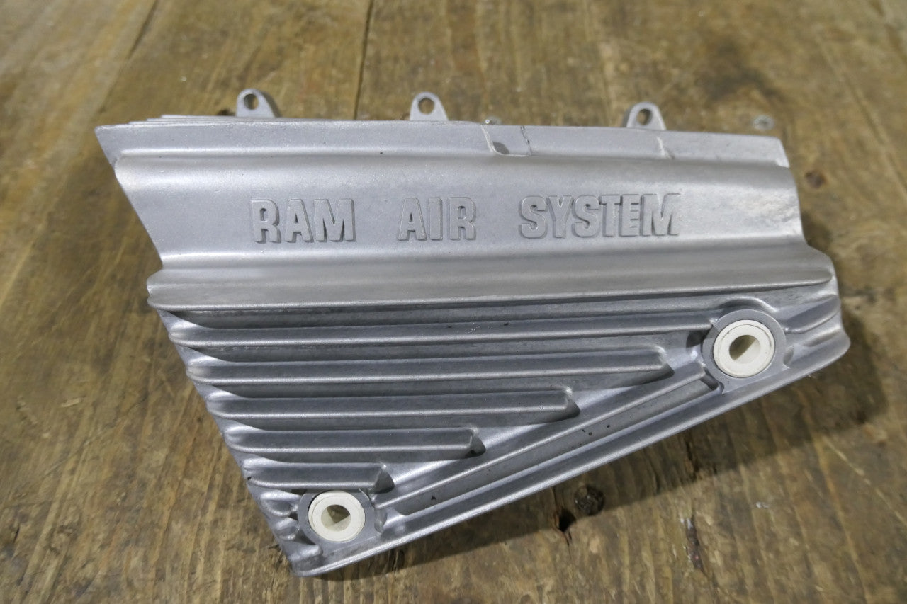 Suzuki GT250 Left ,Cylinder Head Oil Pump, (Used)
