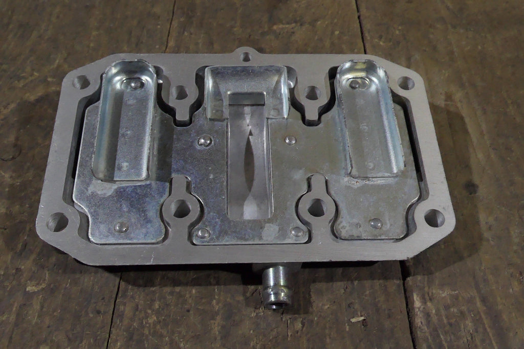 Honda CB200 CL200 ,Cylinder Head Cover, Genuine NOS  Part Number 12300-354-000