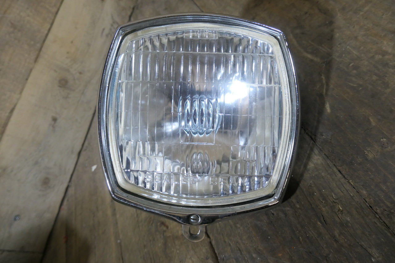 Honda CB92 Benly NOS  Sealed Beam Headlamp Unit  3312-020-3000