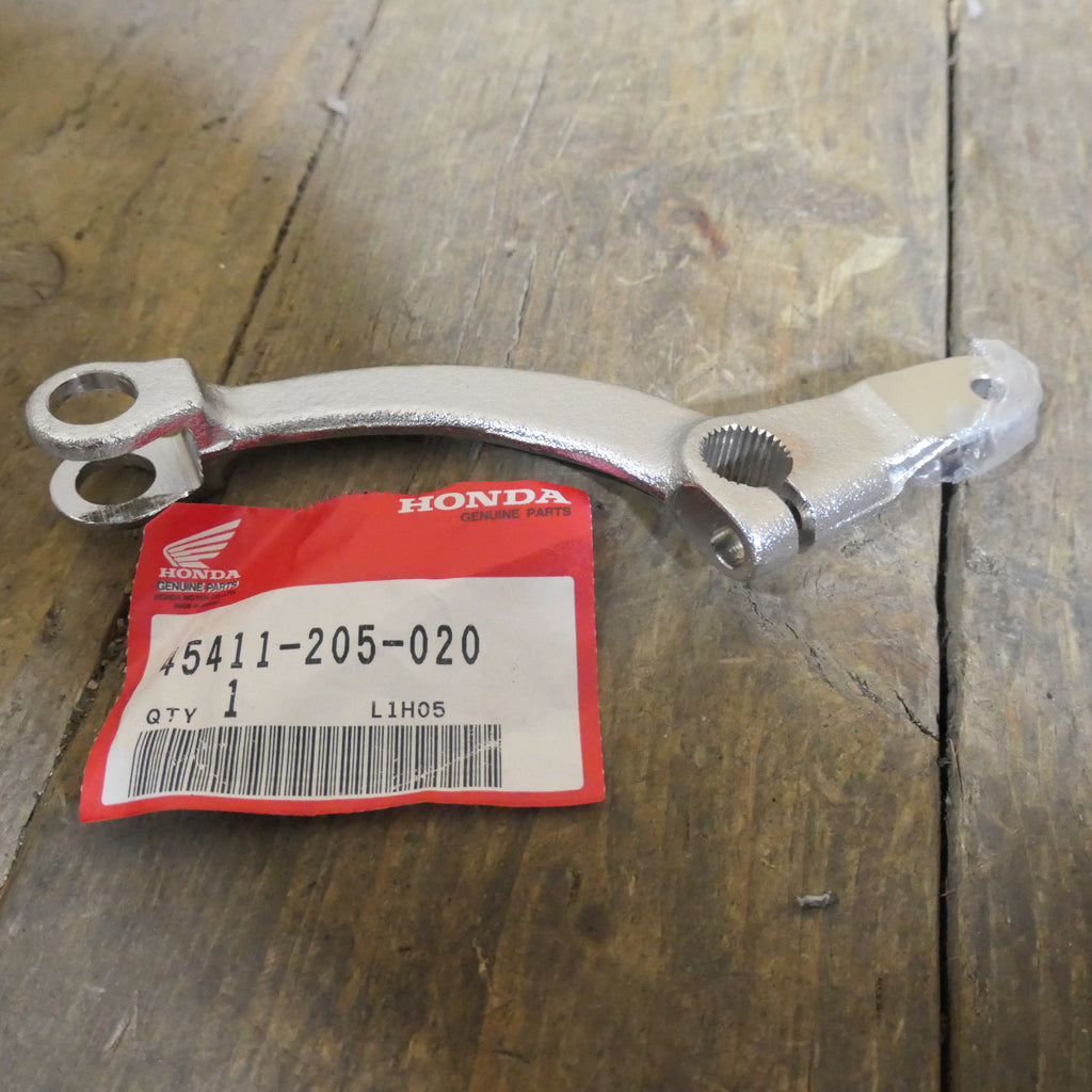 Honda CB92/CB95, Front Brake Arm, Used Part. 45411-205-020.