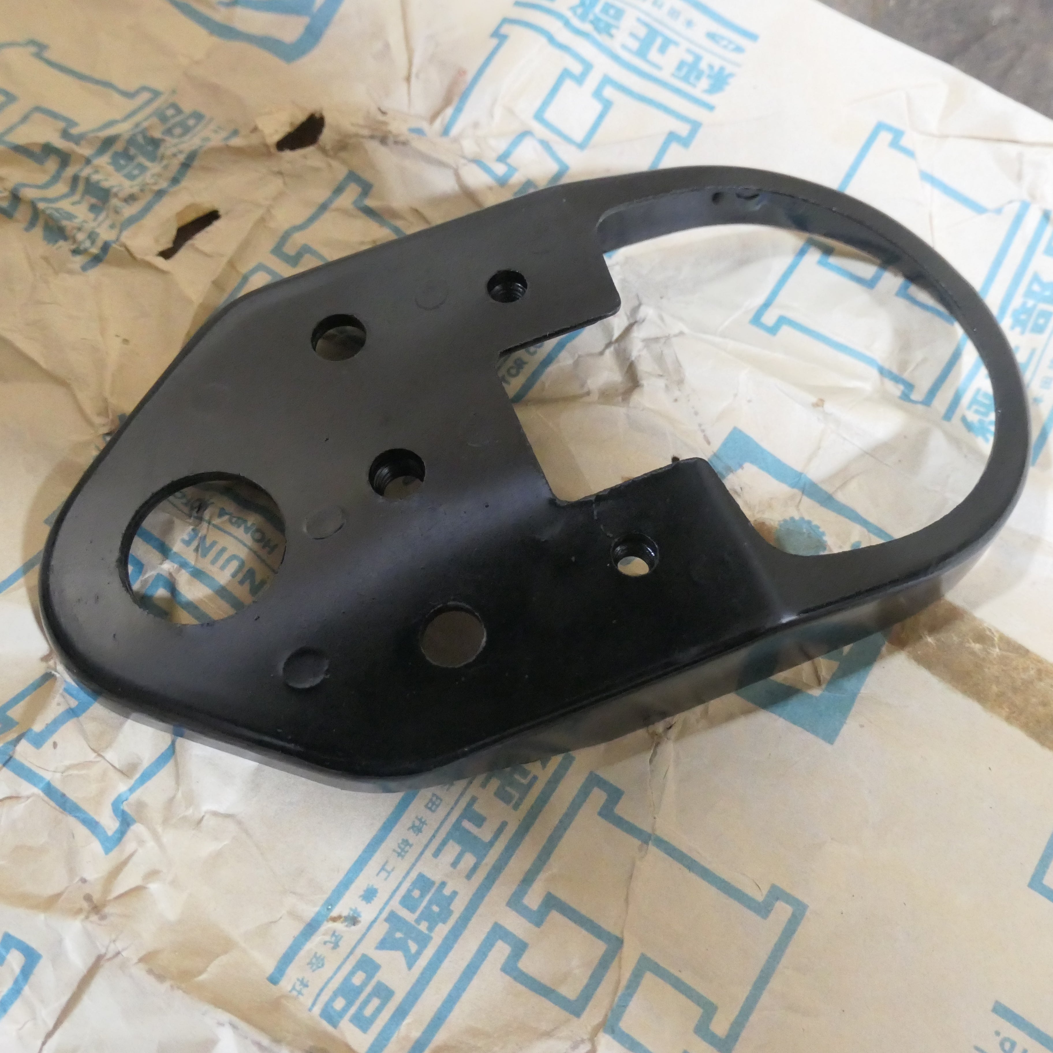 Honda C200 ,Fork Top Plate, Genuine NOS Part Number 53230-030-000B. C2005231-NH1