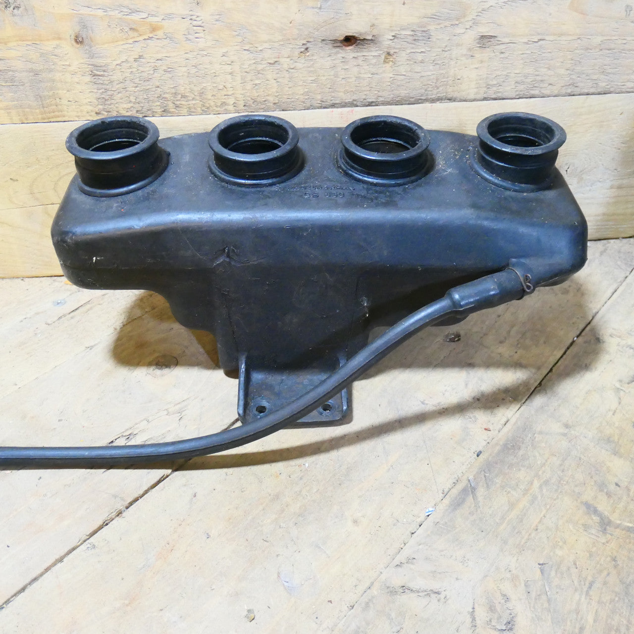 Suzuki ,GS550 Airbox ,Cleaner Assembly (Used) 13700-47310