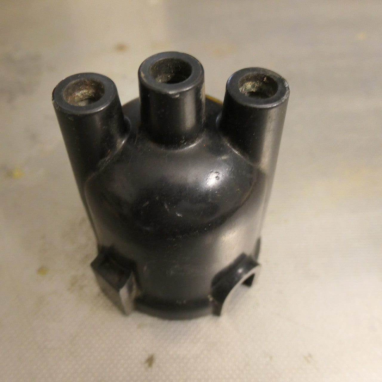 Triumph T21 3TA 5TA 350 and 500 Unit Twins ,Distributor Cap, Used