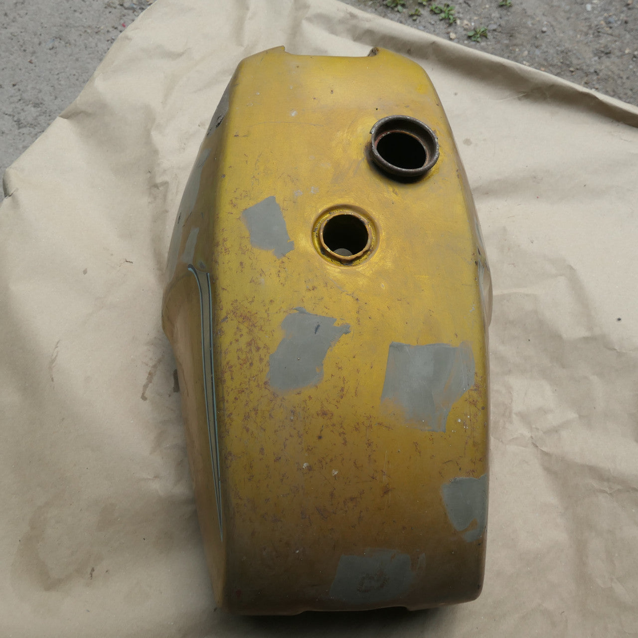 Triumph T140 Tiger Bonneville UK Spec ,Fuel Tank, Used Gold For Restoration
