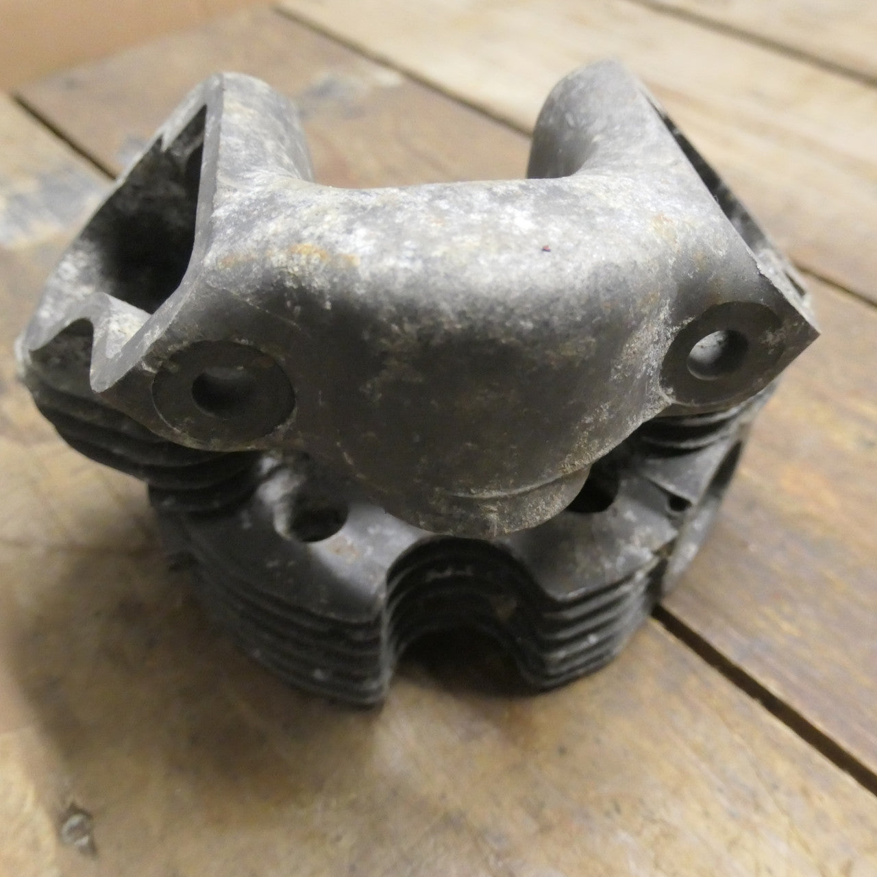 Triumph Tiger Cub ,T20 Cylinder Head, two broken fins