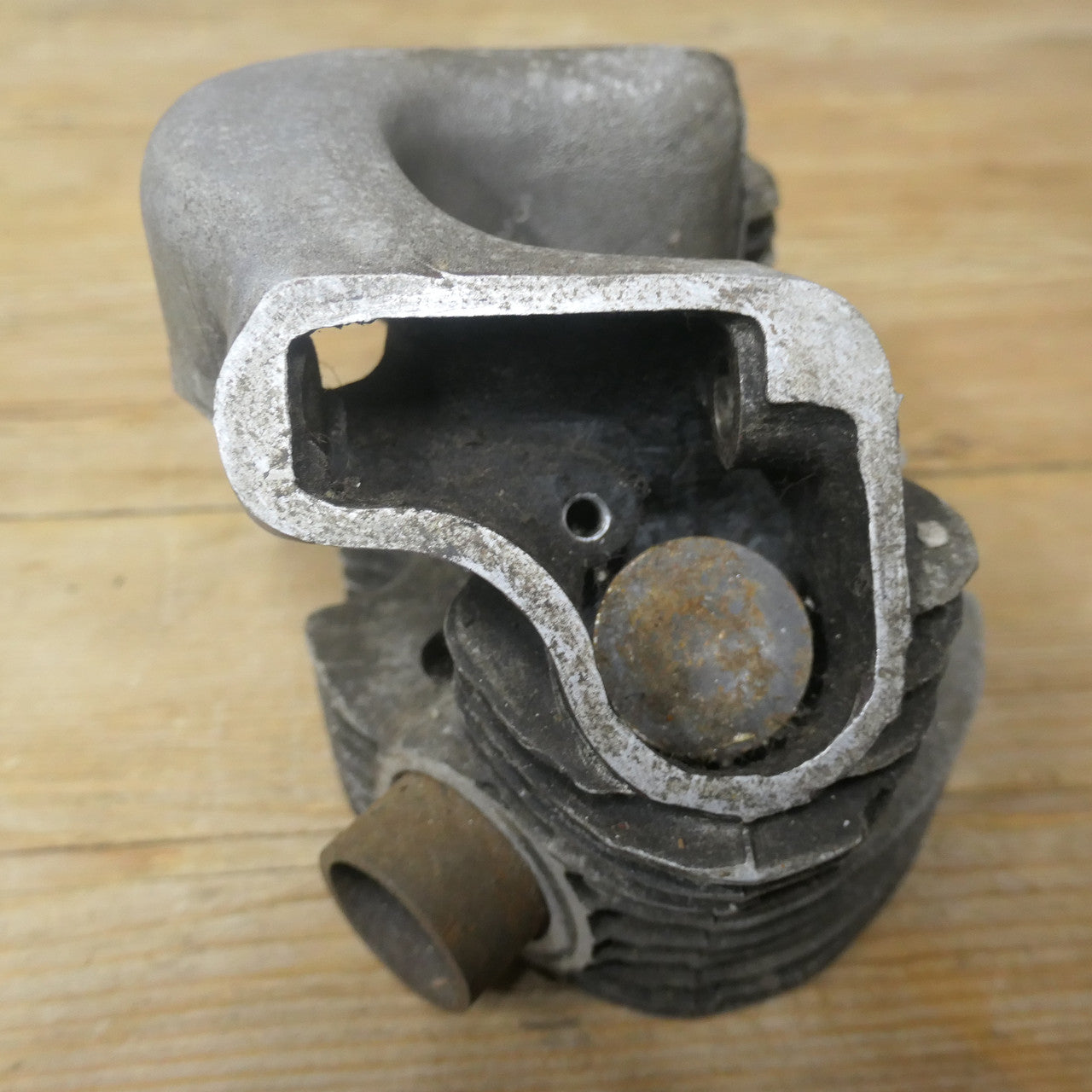 Triumph Tiger Cub T20 ,Head Barrel Piston with Valves, etc