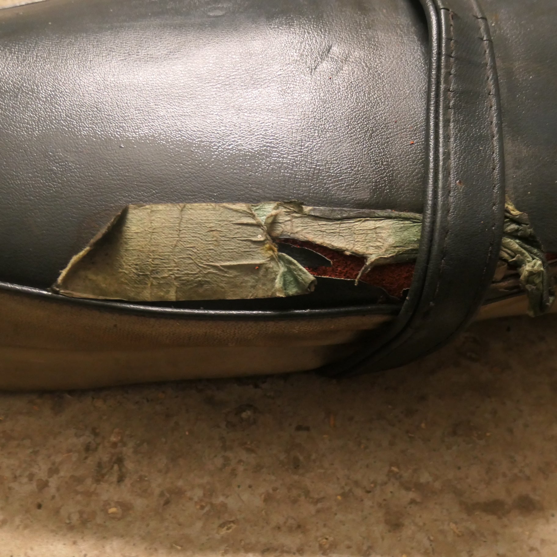 Honda C100/CA100  50cc Dual seat needs recovering.